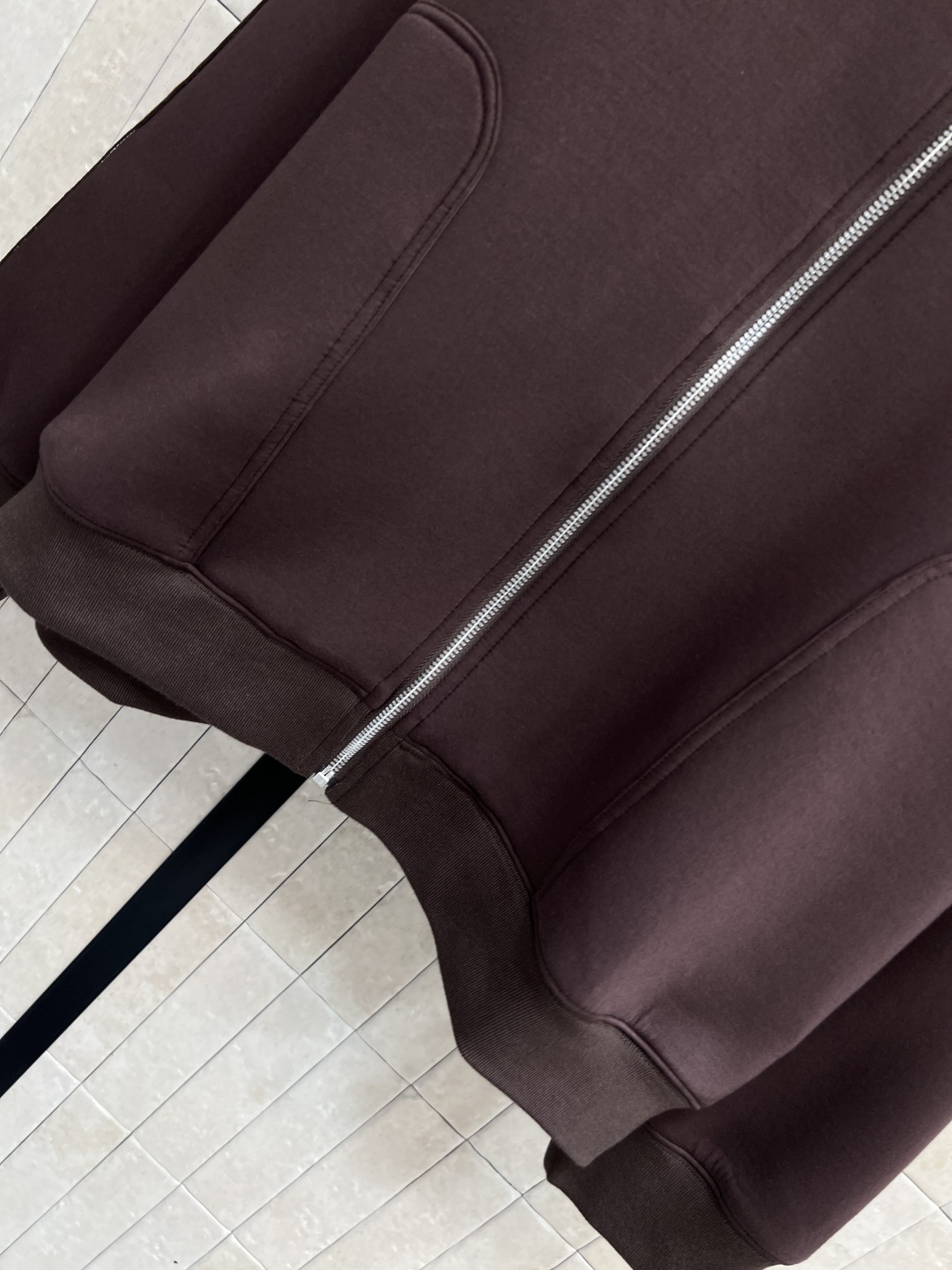 MIu家 25秋冬新款 休闲套装 翻领拉链外套+高腰短裙 一套上身时髦有型 经典的休闲版型 显瘦又精神利