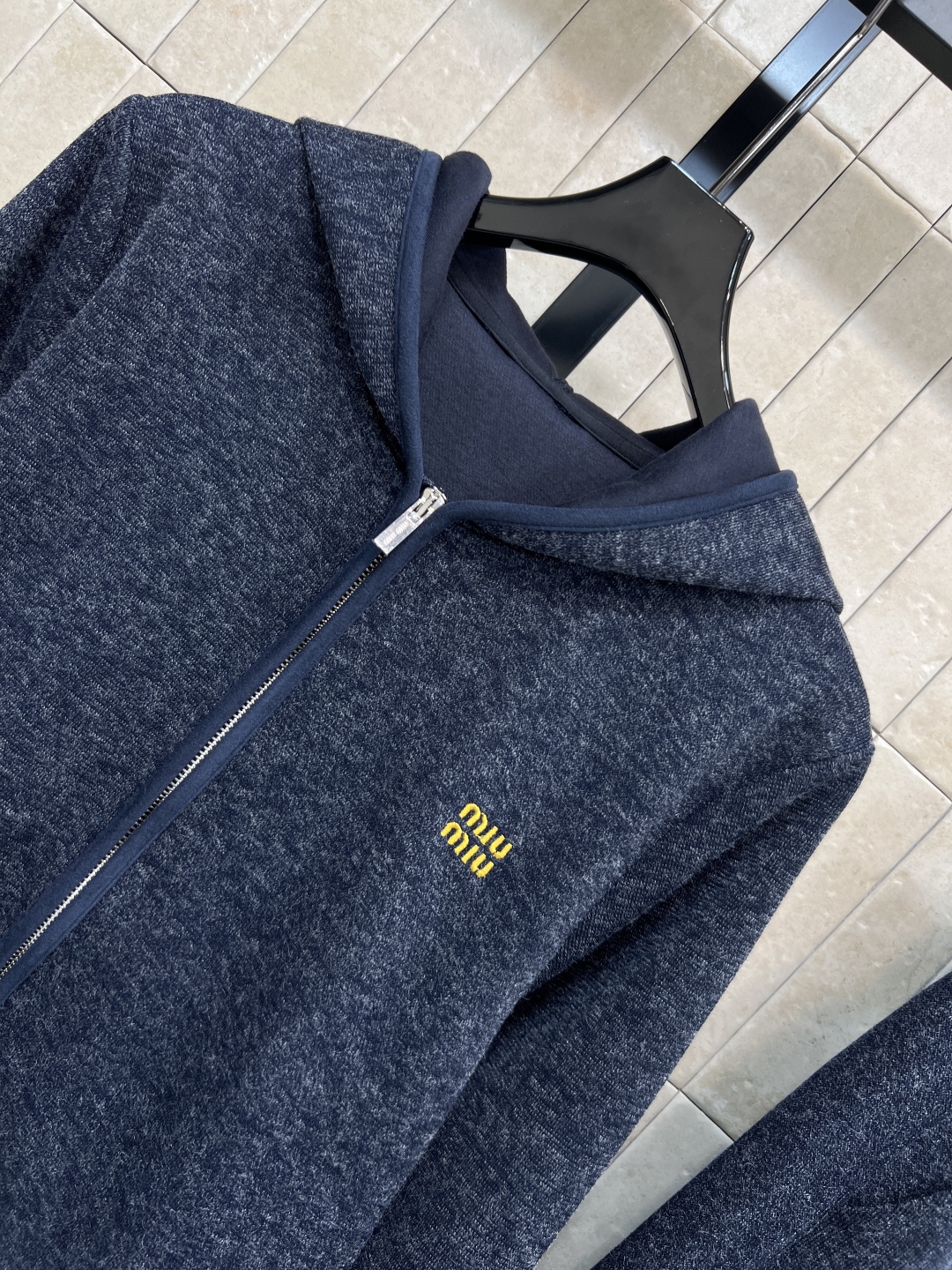 MIu家 25秋冬新款 休闲懒人套装 日常休闲都好看 连帽拉链卫衣+阔腿裤 柔软棉质面料 穿着舒适又透气