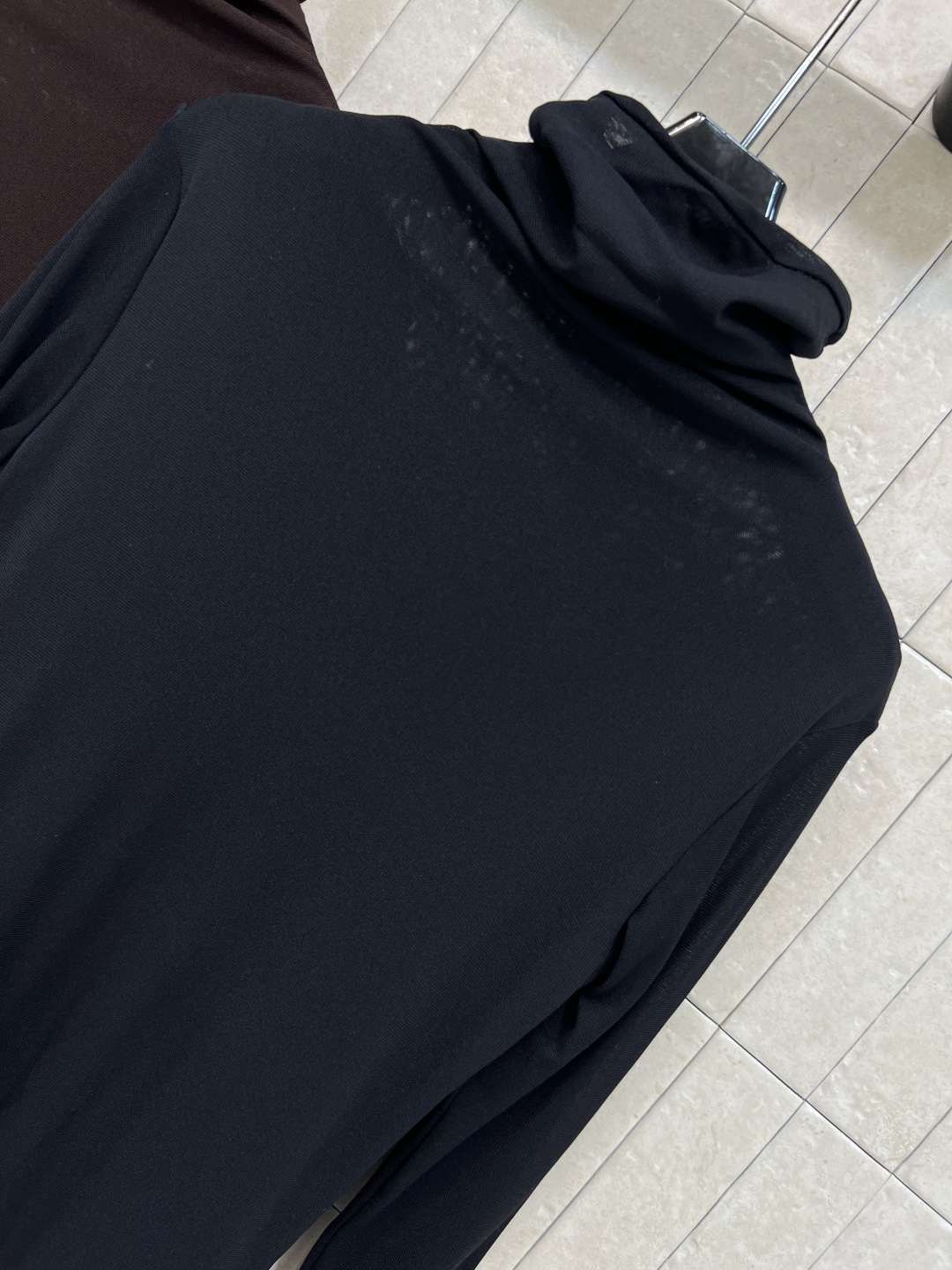 PD家 25秋冬新款 三角标高领打底衫 柔软面料贴肤舒适 秋冬穿超合适！高领设计保暖又修饰颈部线条 显瘦