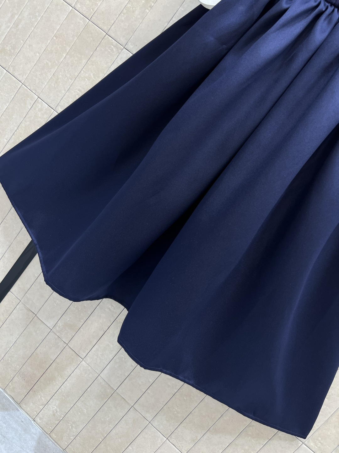 Self 25秋冬新款 暮色蓝拼接连衣裙 修身收腰+蓬松大裙摆 优雅复古气质满分 金属纽扣和腰部装饰细节