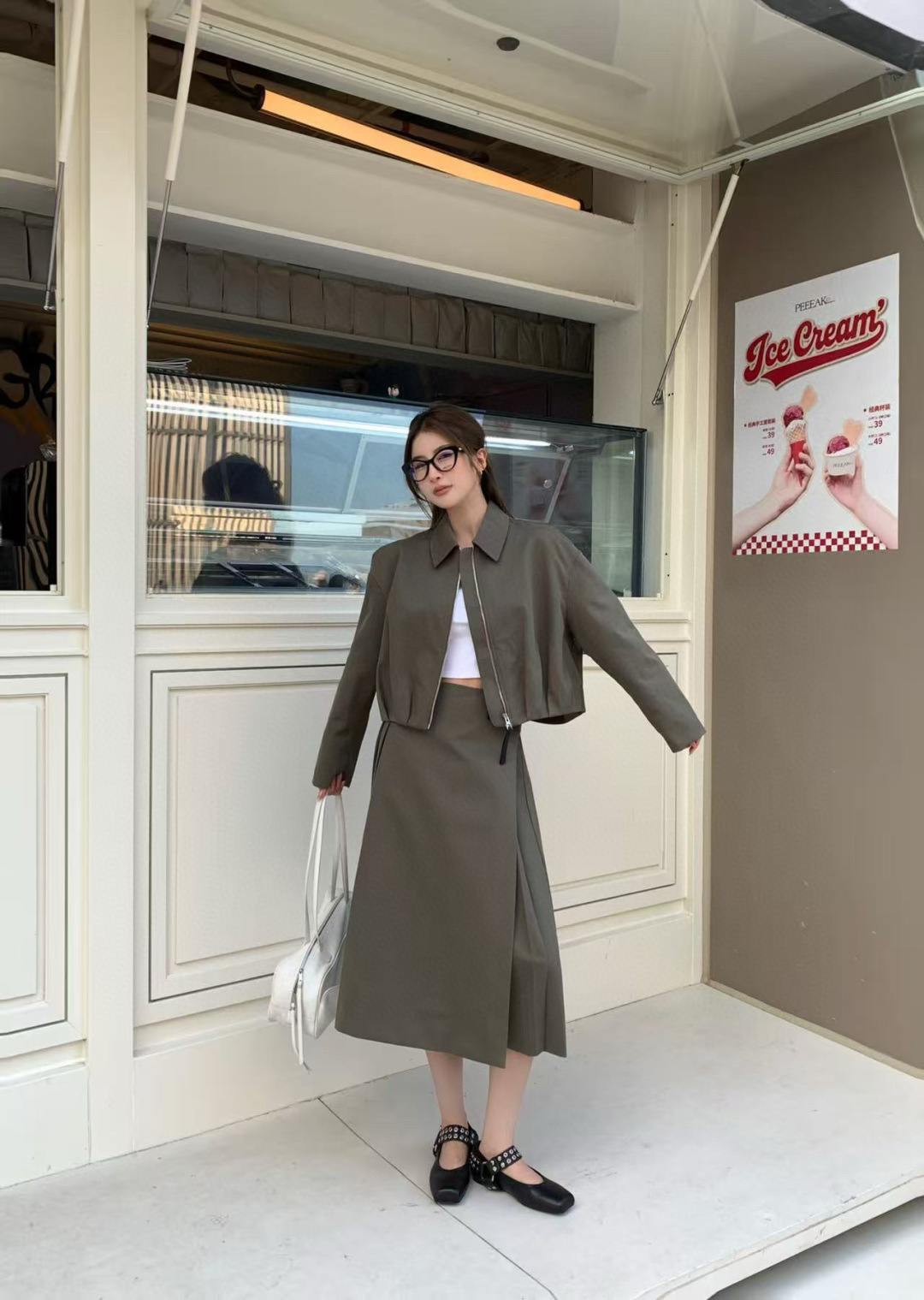 NO:570032,Jacket and skirt upper body picture,,skirts,jackets & coats,alexander wang19860909外套半裙上身图,,skirts,jackets & coats,alexander wang,Women's clothing