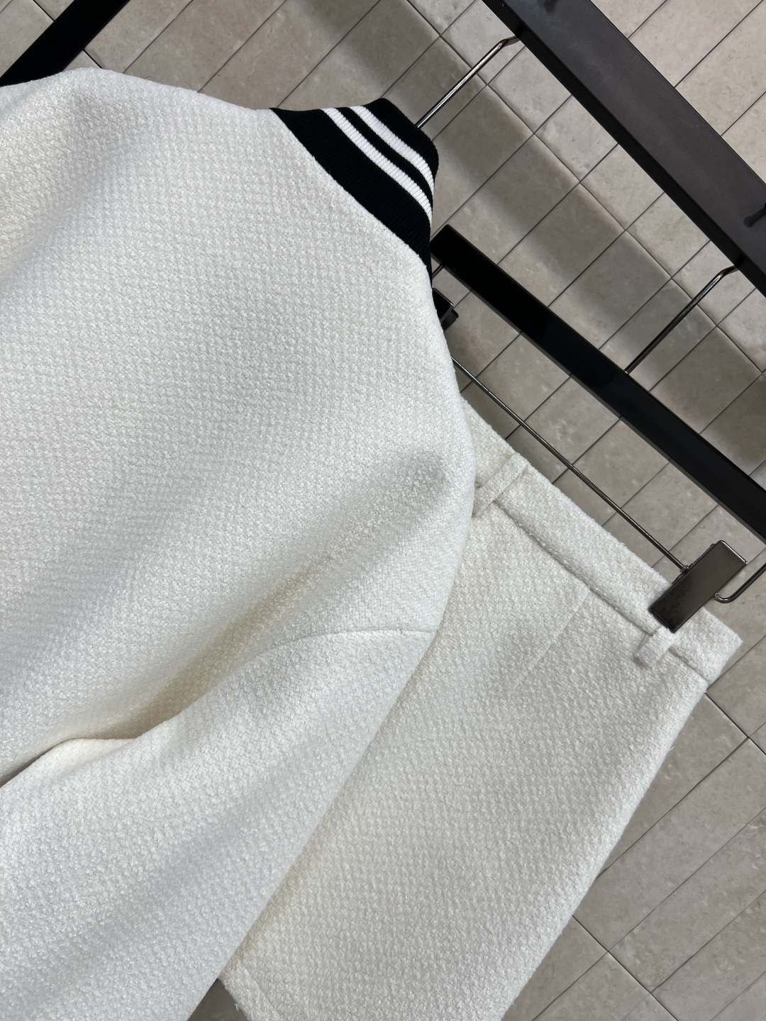 小香家 25秋冬新款 刺绣双C棒球服套装 软花呢棒球服+短A半裙 撞色条纹+黑色双C刺绣 经典又时髦！螺