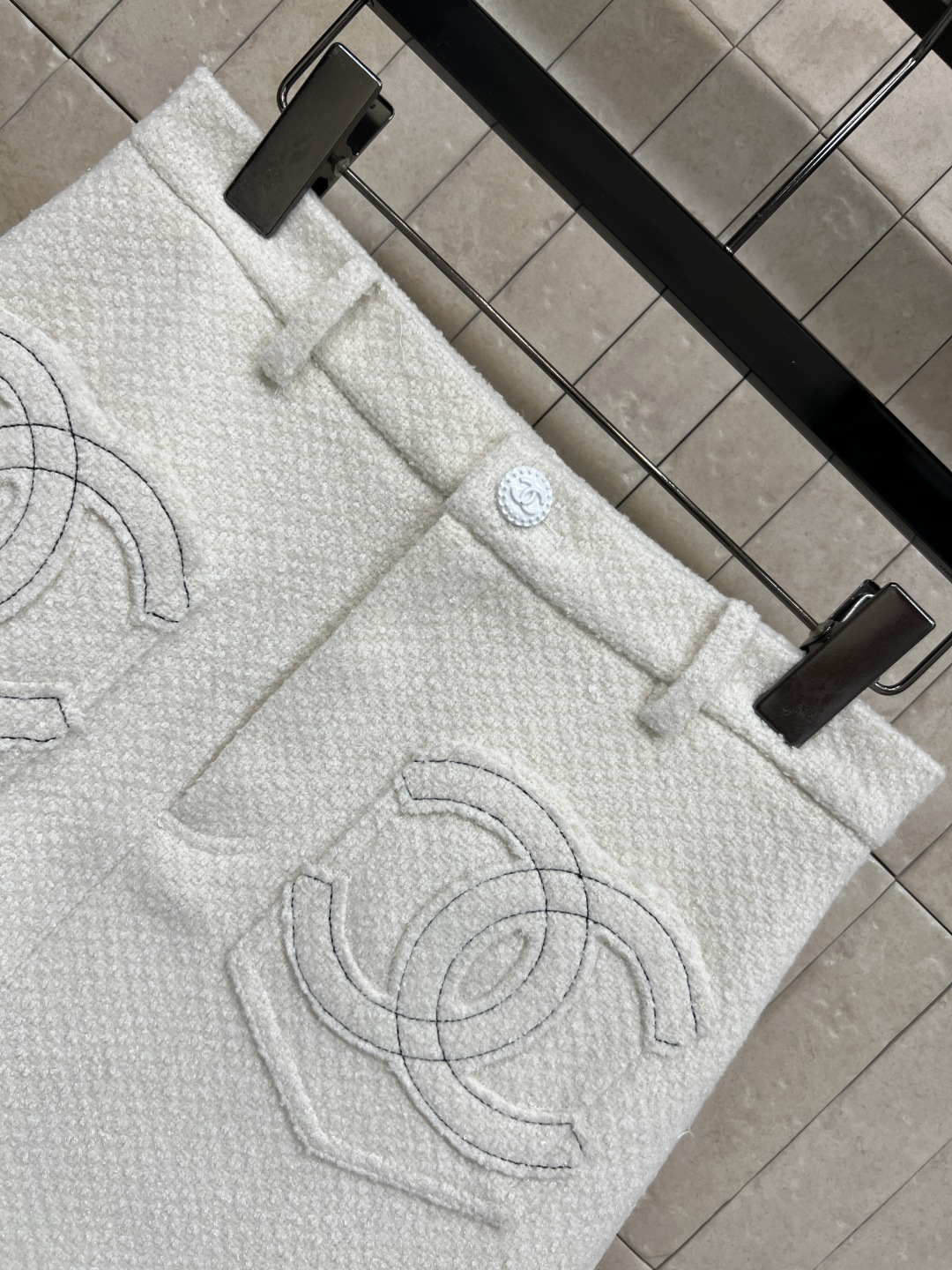 小香家 25秋冬新款 刺绣双C棒球服套装 软花呢棒球服+短A半裙 撞色条纹+黑色双C刺绣 经典又时髦！螺