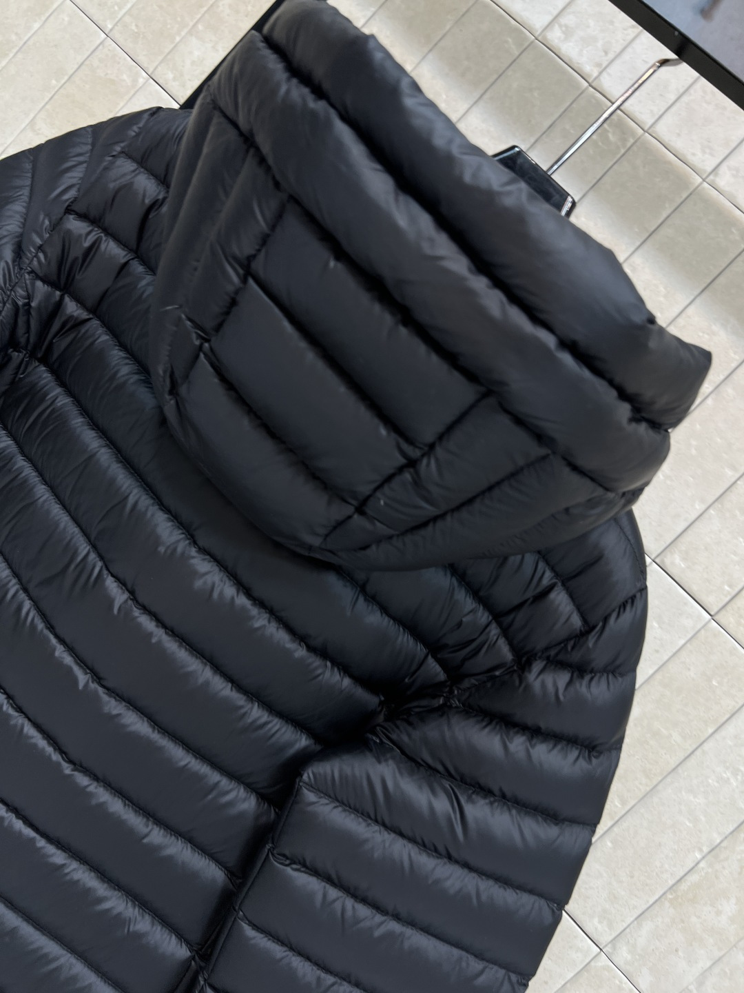 M家 25秋冬新款 连帽薄款羽绒服 国标90白鸭绒填充 保暖性极佳轻薄不臃肿 休闲时尚百搭单品 重工横条