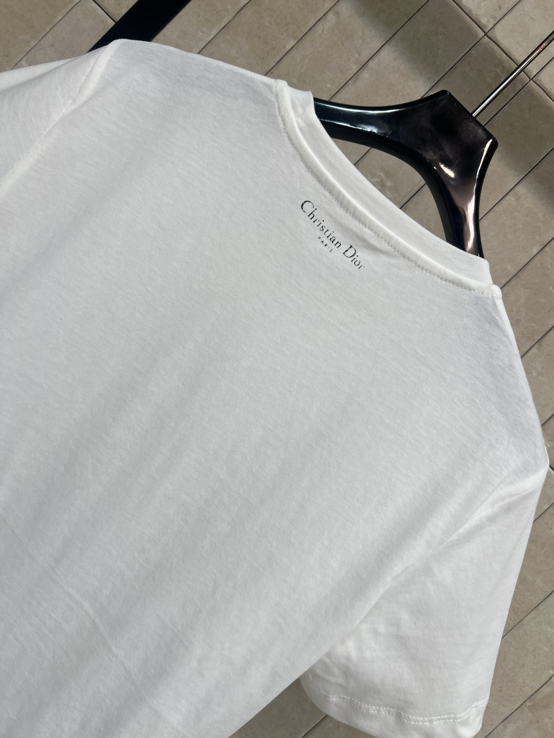 D家 26早春新款 复古建筑图案印花T恤 春夏穿超合适！白色底+复古建筑印花 法式优雅氛围感拉满 经典的