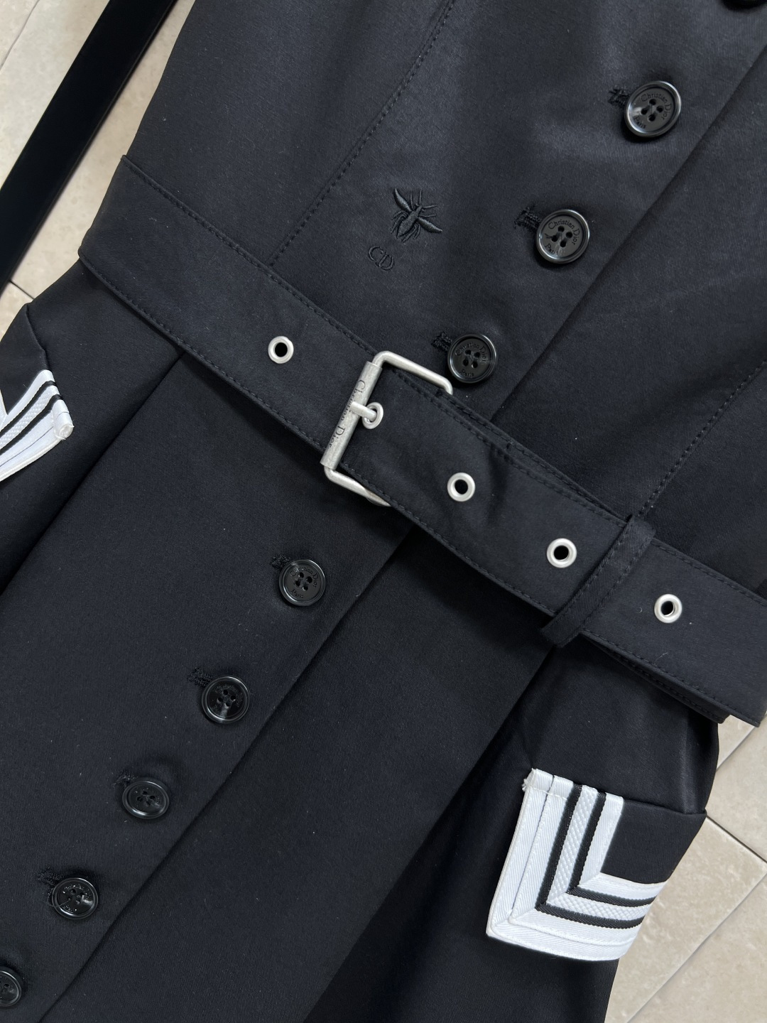 D家 26早春新款 立领条纹学院风连衣裙 简约又正式 短袖+白色条纹点缀 满满校园感！立领和袖口海军风条