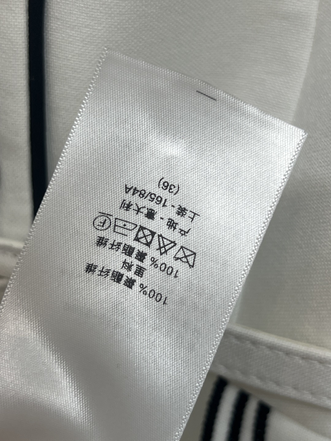 D家 26早春新款 海军风短袖连衣裙 经典海军风设计 白色主色+黑色线条 立领和袖口点缀海军元素 优雅又