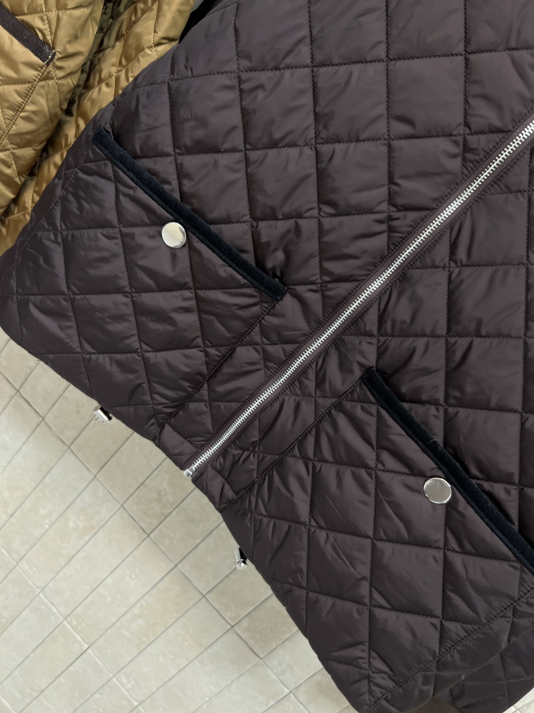 PD家 25秋冬新款 菱格纹圆领长款棉服 经典绗缝设计+高品质棉料 保暖又轻便！复古or温柔风都能轻松驾