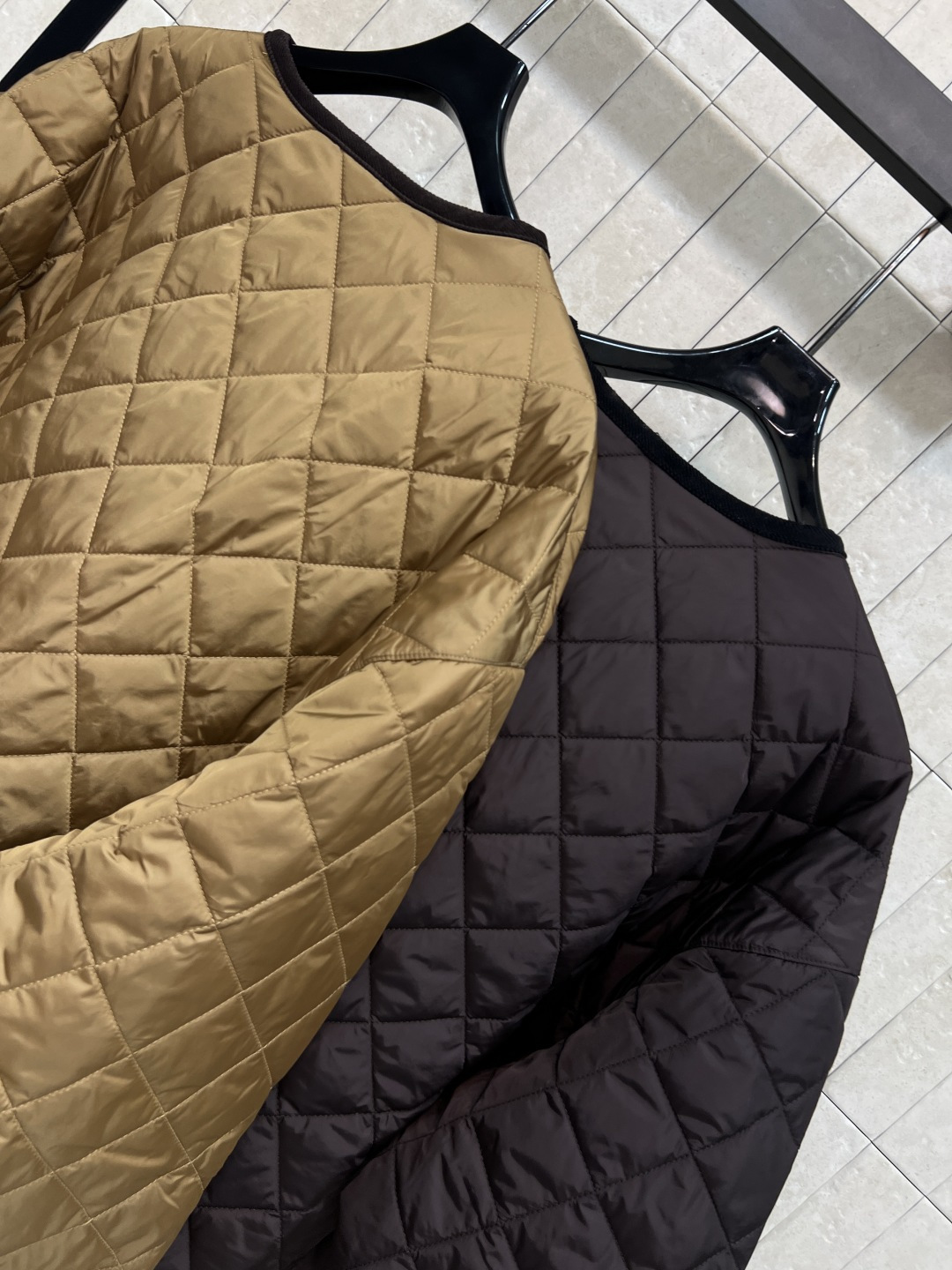 PD家 25秋冬新款 菱格纹圆领长款棉服 经典绗缝设计+高品质棉料 保暖又轻便！复古or温柔风都能轻松驾