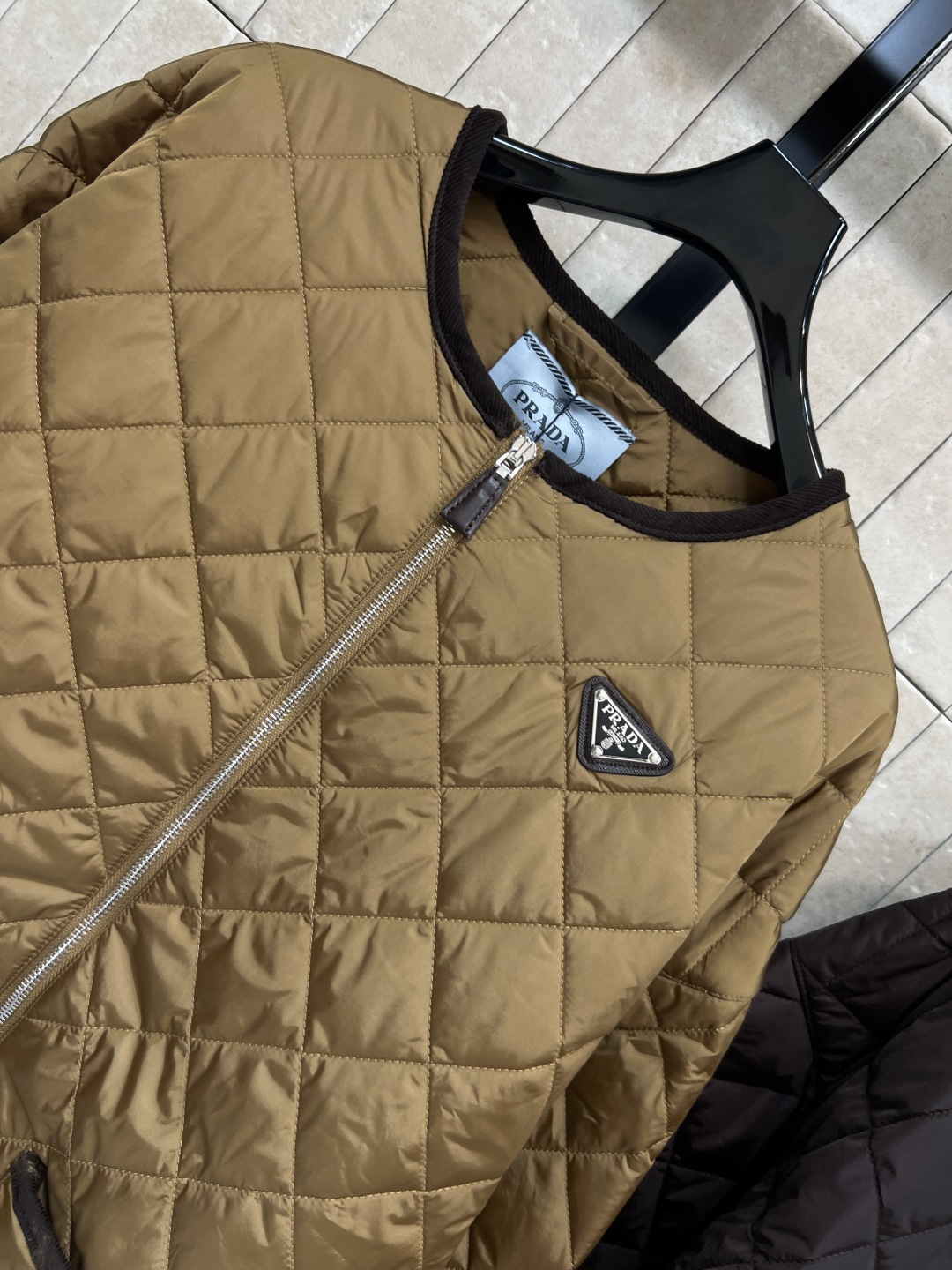 PD家 25秋冬新款 菱格纹圆领长款棉服 经典绗缝设计+高品质棉料 保暖又轻便！复古or温柔风都能轻松驾