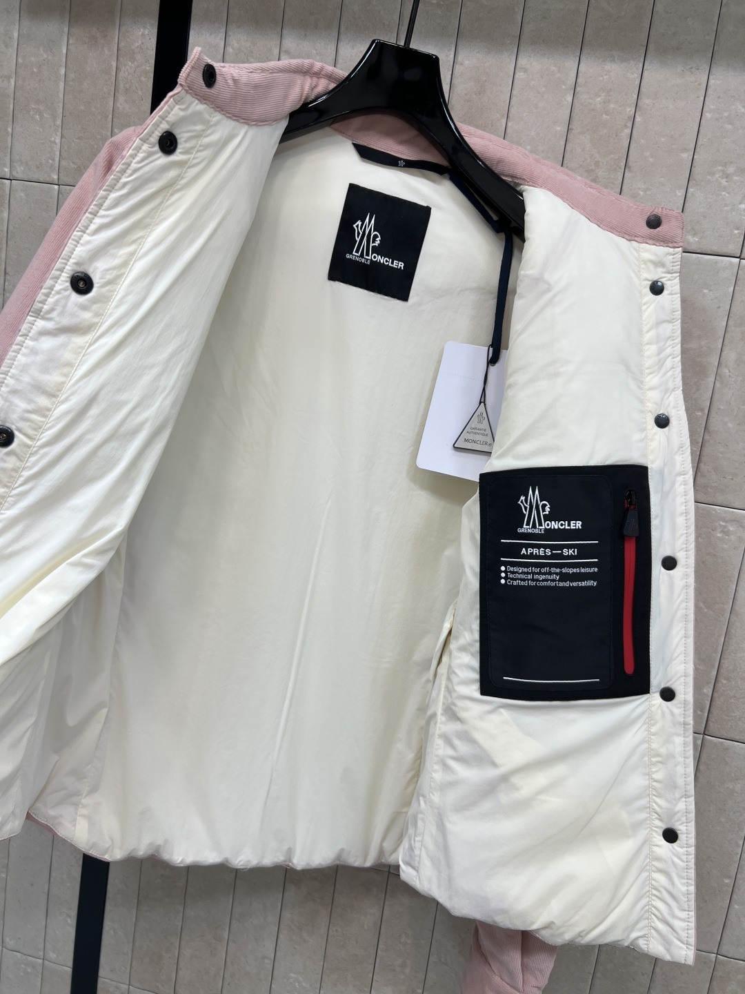 M家 25秋冬新款 粉色灯芯绒羽绒服 衬衫式设计 国标90鹅绒填充 柔软又保暖 秋冬穿超合适！修身剪裁 