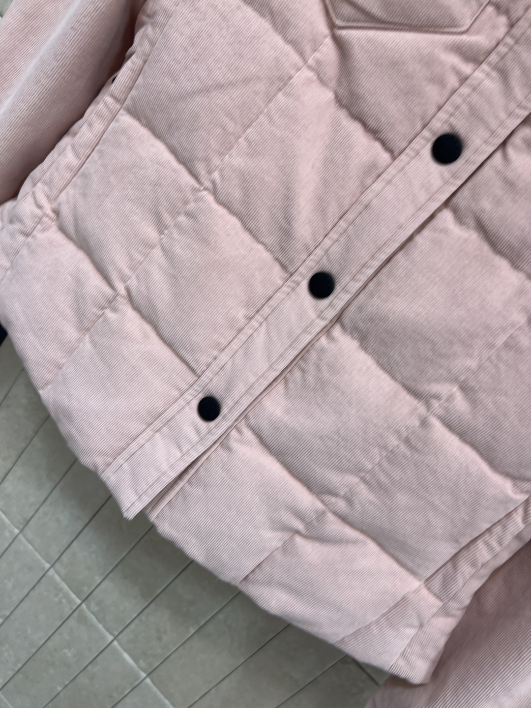 M家 25秋冬新款 粉色灯芯绒羽绒服 衬衫式设计 国标90鹅绒填充 柔软又保暖 秋冬穿超合适！修身剪裁 