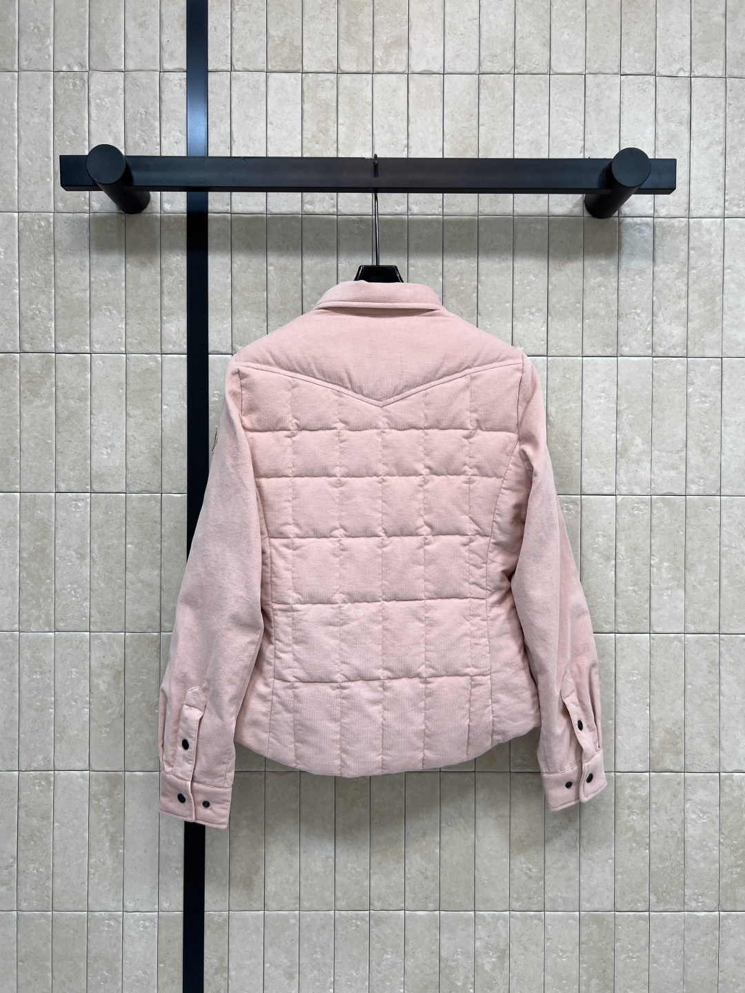 M家 25秋冬新款 粉色灯芯绒羽绒服 衬衫式设计 国标90鹅绒填充 柔软又保暖 秋冬穿超合适！修身剪裁 