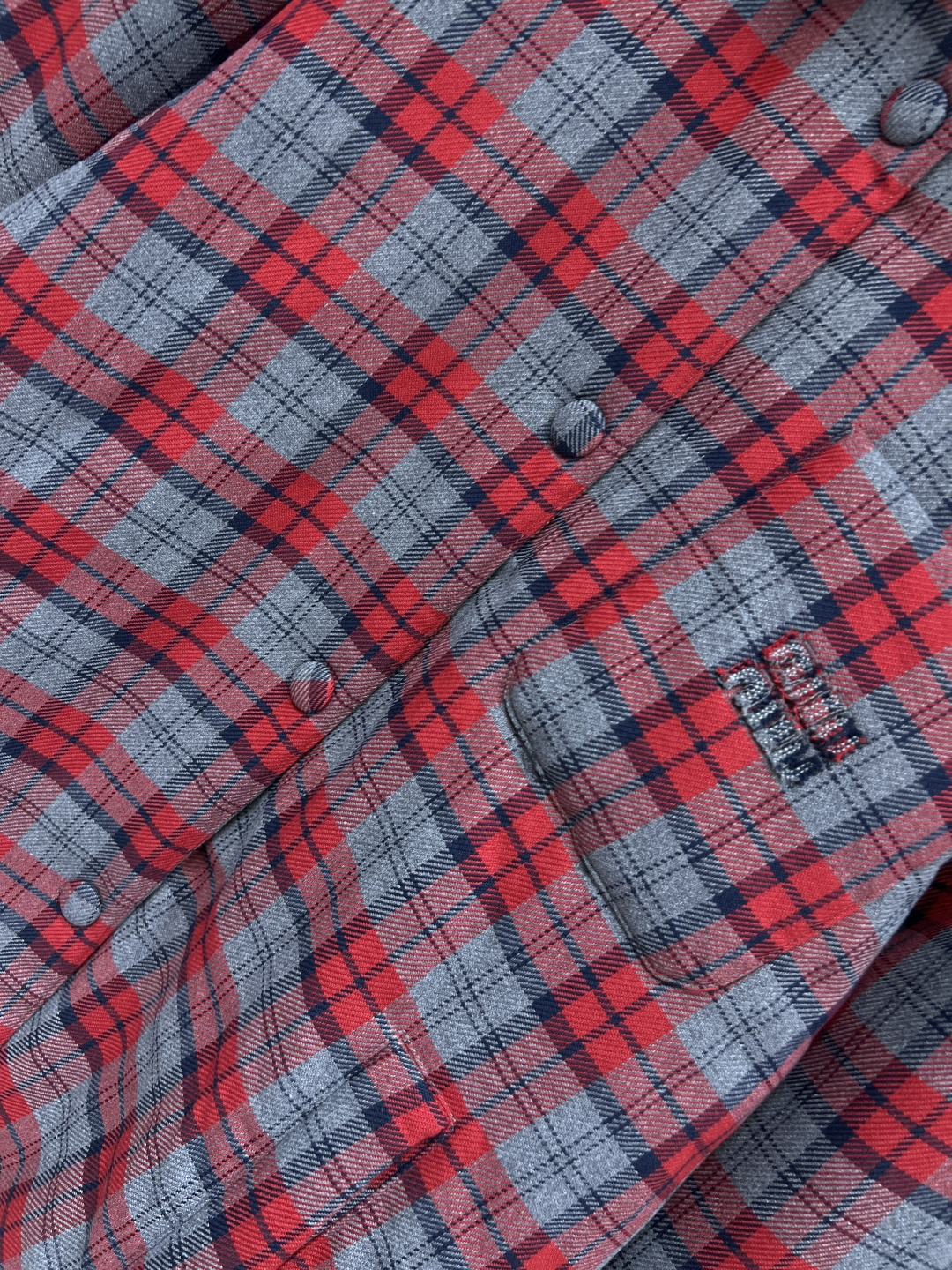 MIu家 25秋冬新款 复古格纹灯芯绒领羽绒夹克 复古格纹+棕色灯芯绒翻领 细节满分 宽松衬衫式版型 落