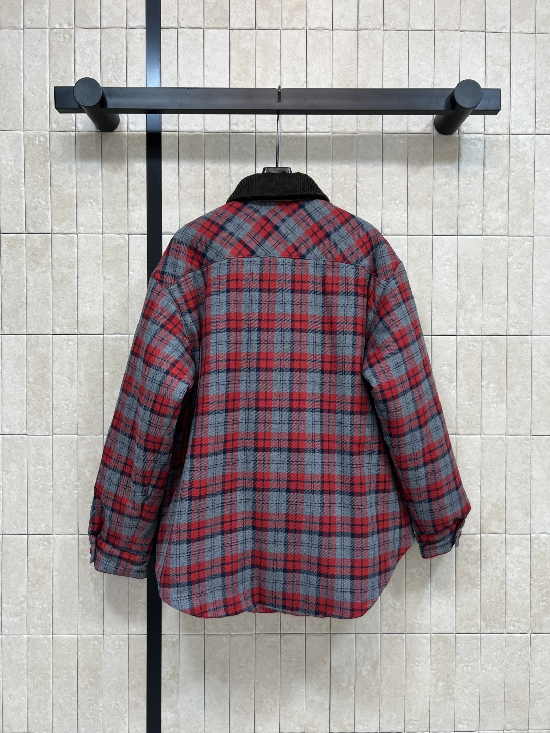 MIu家 25秋冬新款 复古格纹灯芯绒领羽绒夹克 复古格纹+棕色灯芯绒翻领 细节满分 宽松衬衫式版型 落