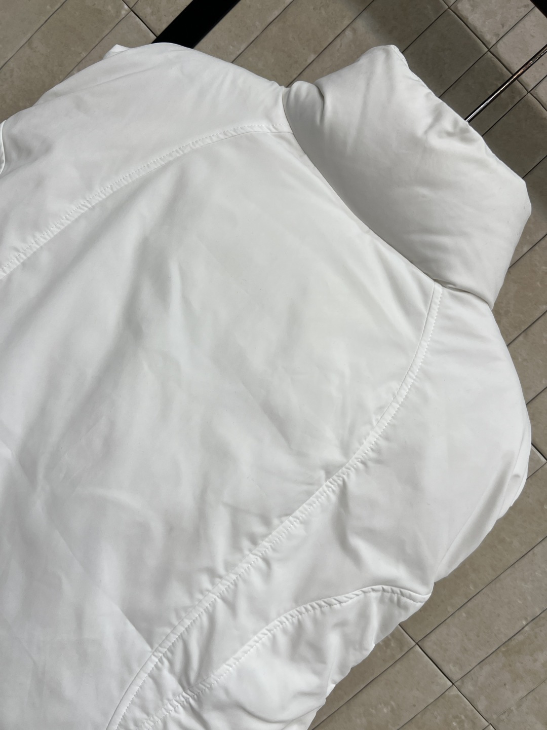 AW家 25秋冬新款 立领羽绒马甲 轻盈保暖 秋冬叠穿超实用！抽绳设计可调节腰部，避免臃肿 胸前刺绣lo