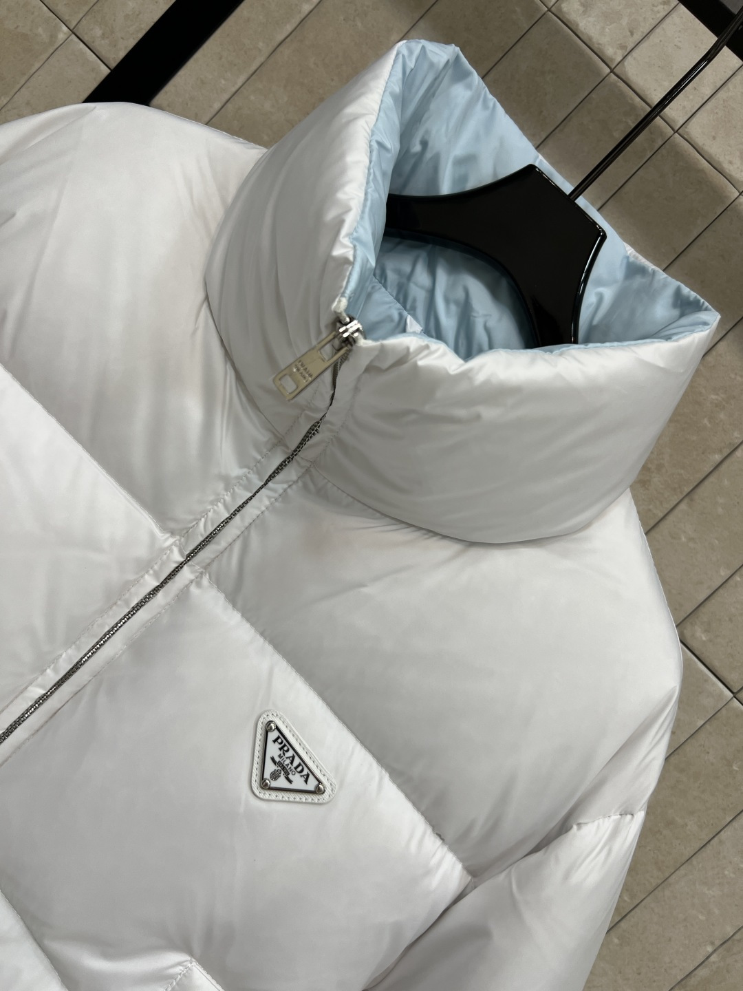 PD家 25秋冬新款 立领短款羽绒服 采用再生尼龙 国标90白鹅绒填充 保暖又环保！立领拉链设计 短裁版