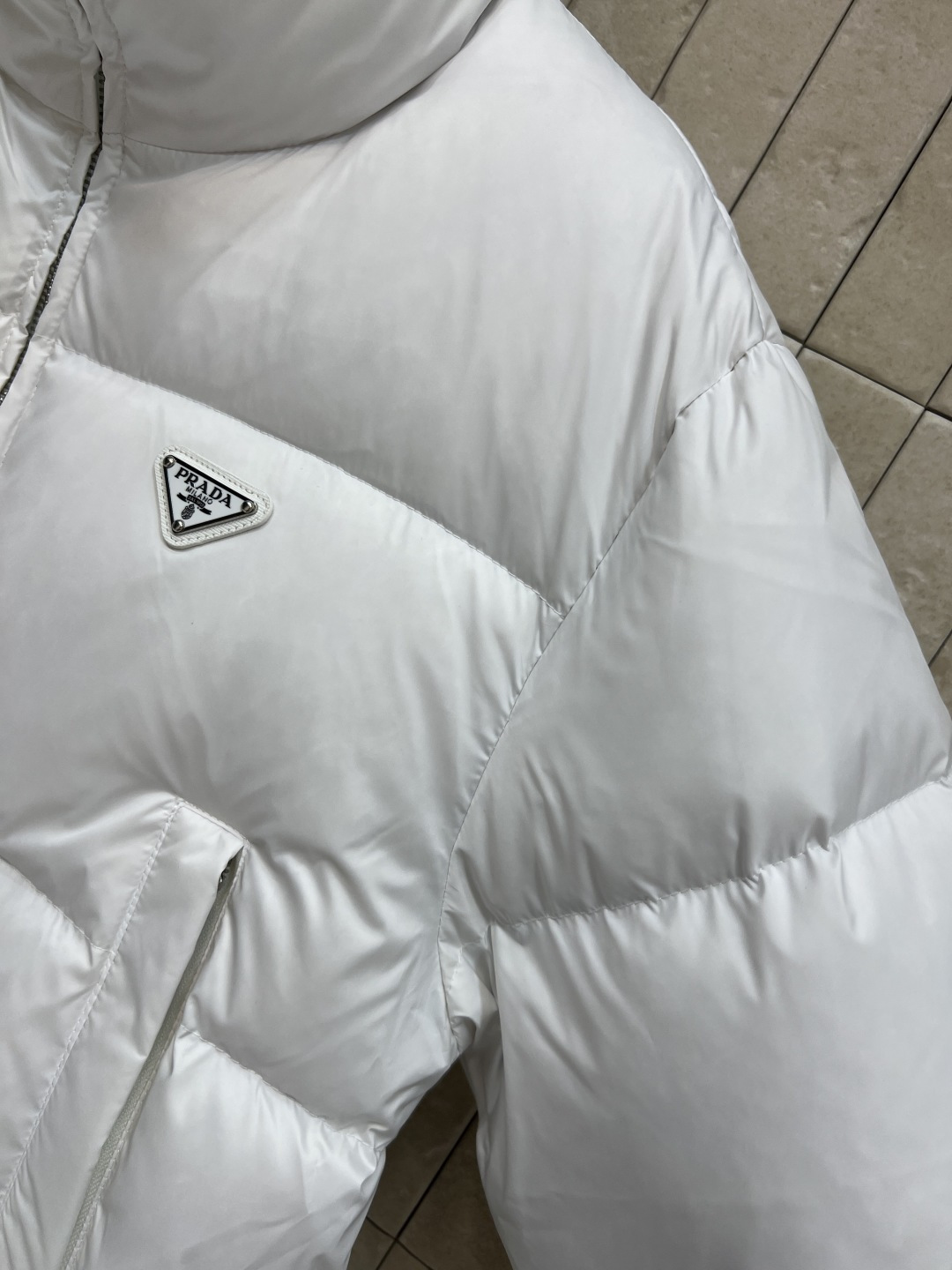 PD家 25秋冬新款 立领短款羽绒服 采用再生尼龙 国标90白鹅绒填充 保暖又环保！立领拉链设计 短裁版