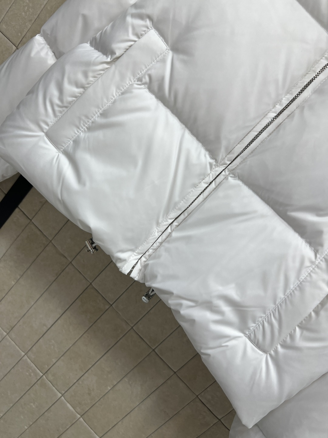 PD家 25秋冬新款 立领短款羽绒服 采用再生尼龙 国标90白鹅绒填充 保暖又环保！立领拉链设计 短裁版