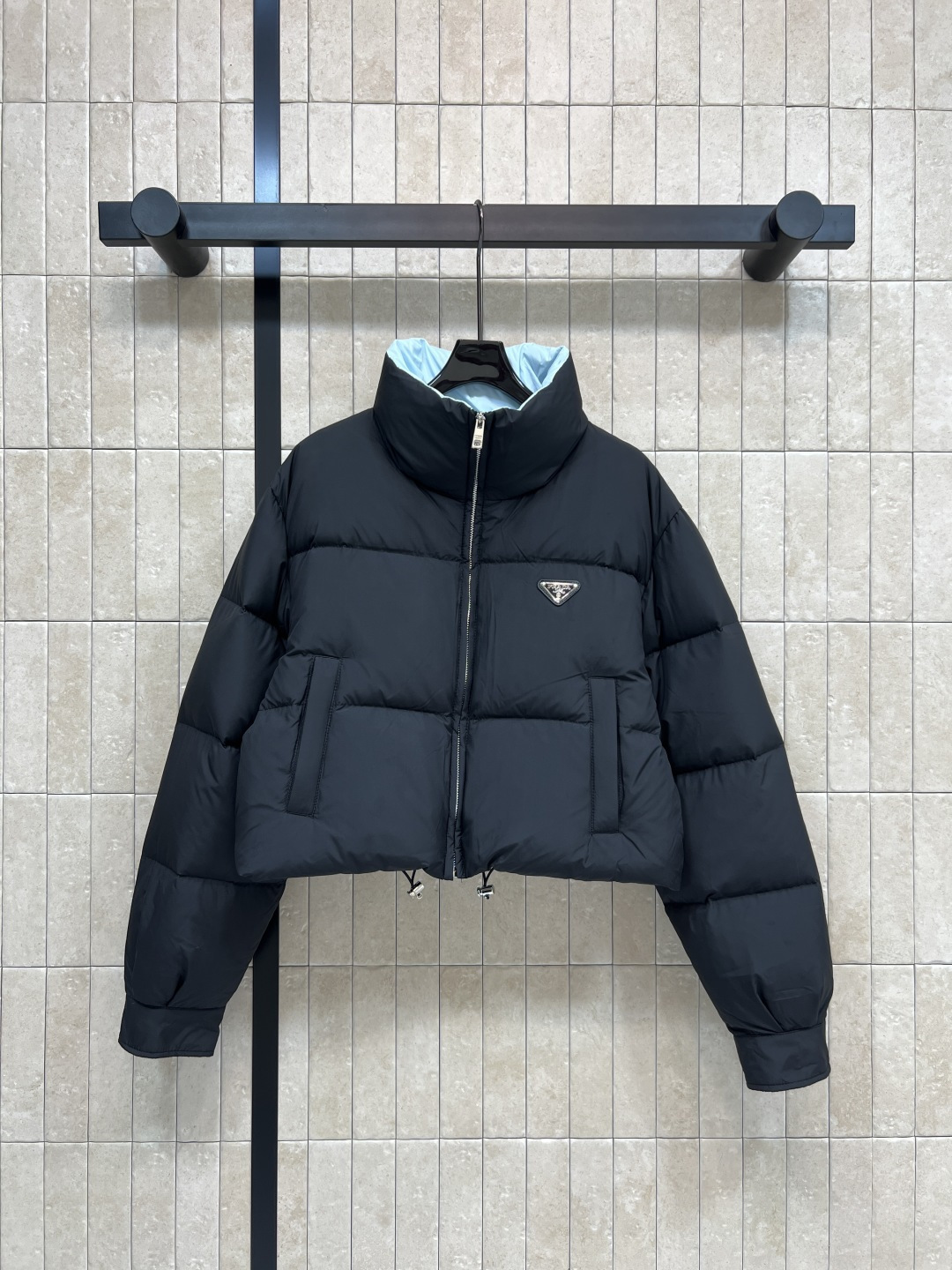 PD家 25秋冬新款 立领短款羽绒服 采用再生尼龙 国标90白鹅绒填充 保暖又环保！立领拉链设计 短裁版