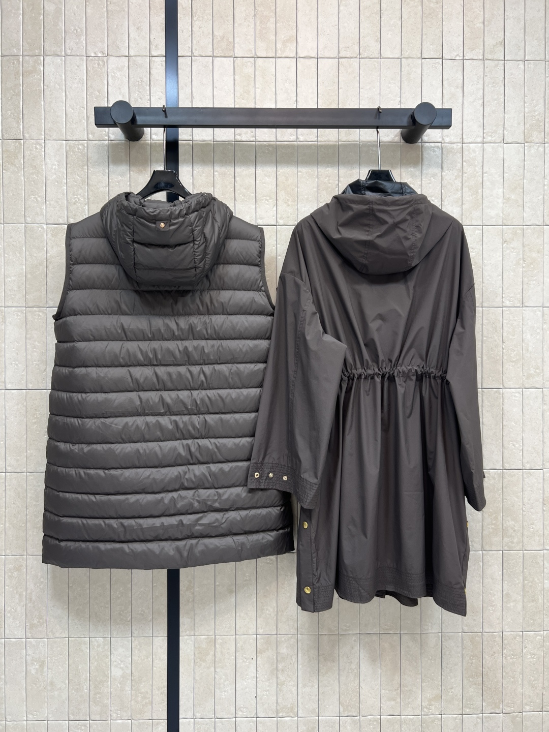 M家 25秋冬新款 两件套连帽风衣 连帽长款羽绒马甲+连帽收腰风衣 轻盈保暖 极简设计超有质感 中性廓形