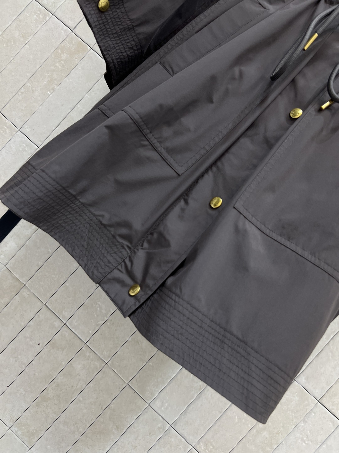 M家 25秋冬新款 两件套连帽风衣 连帽长款羽绒马甲+连帽收腰风衣 轻盈保暖 极简设计超有质感 中性廓形