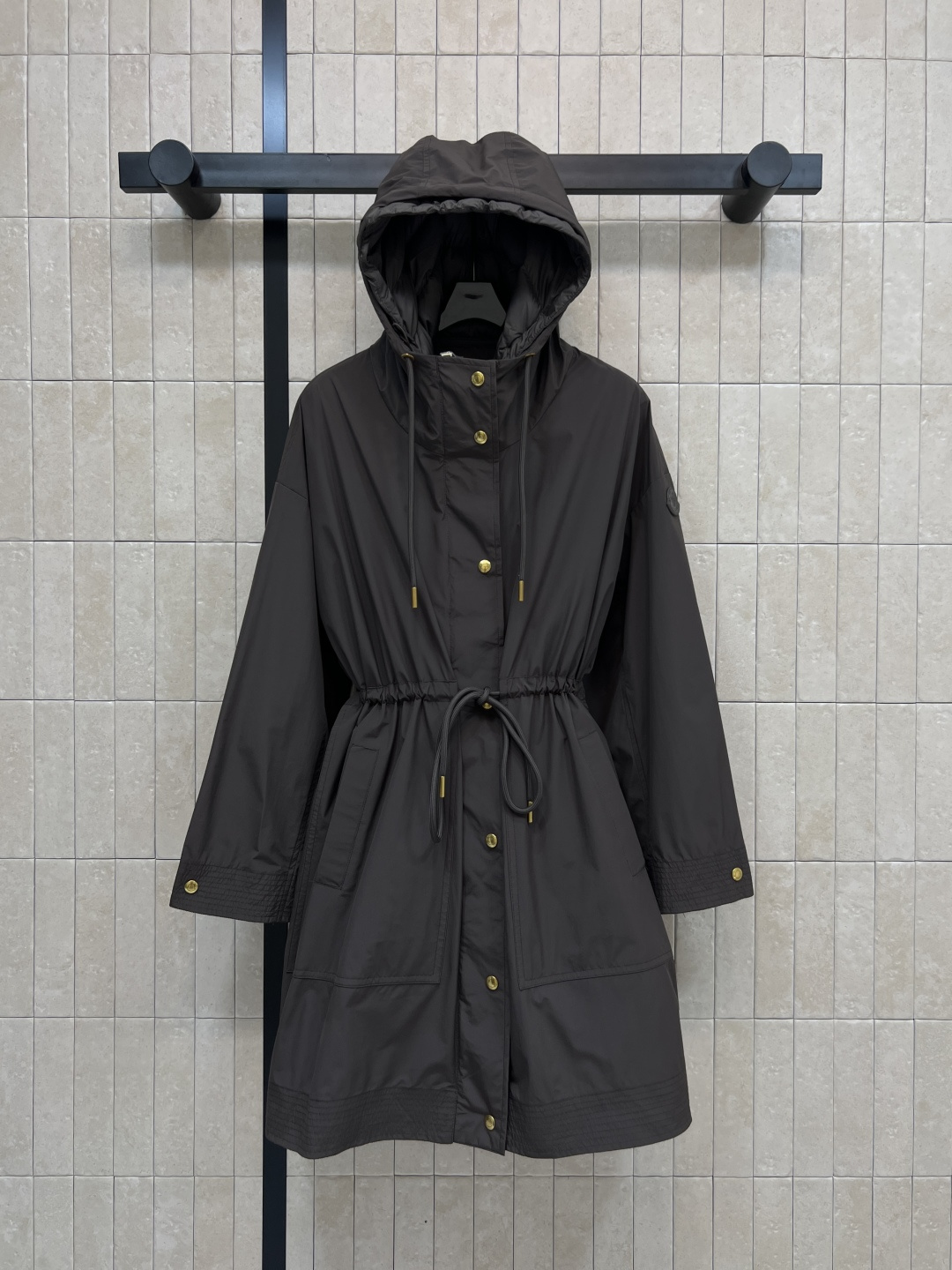 M家 25秋冬新款 两件套连帽风衣 连帽长款羽绒马甲+连帽收腰风衣 轻盈保暖 极简设计超有质感 中性廓形