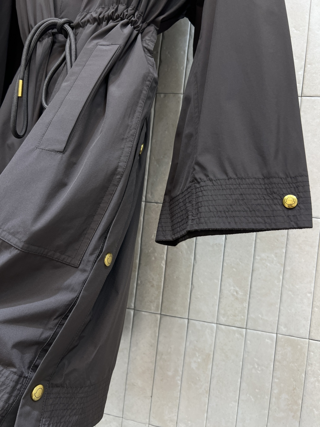 M家 25秋冬新款 两件套连帽风衣 连帽长款羽绒马甲+连帽收腰风衣 轻盈保暖 极简设计超有质感 中性廓形