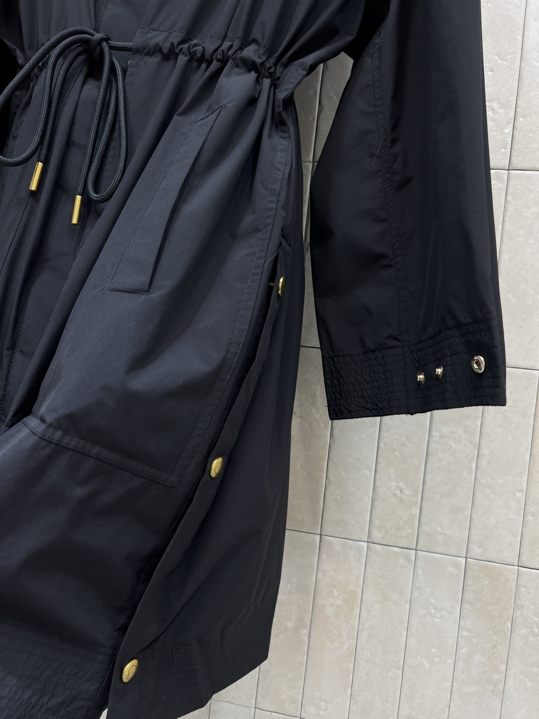 M家 25秋冬新款 两件套连帽风衣 连帽长款羽绒马甲+连帽收腰风衣 轻盈保暖 极简设计超有质感 中性廓形