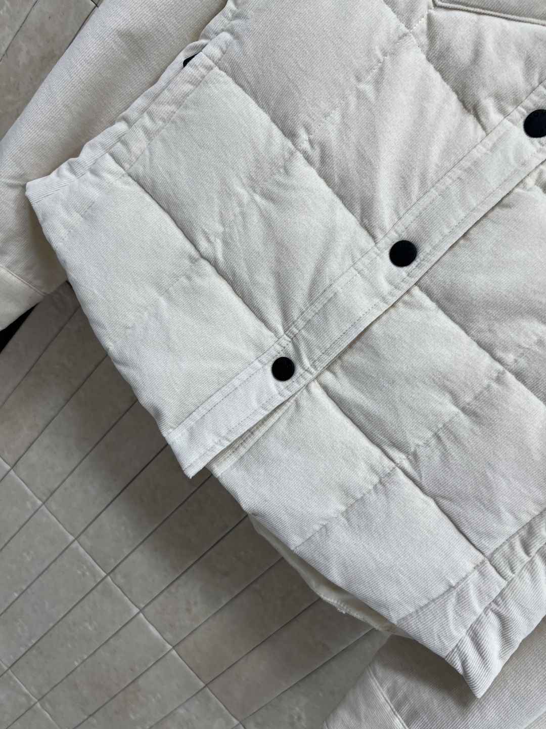 M家 25秋冬新款 粉色灯芯绒羽绒服 衬衫式设计 国标90鹅绒填充 柔软又保暖 秋冬穿超合适！修身剪裁 