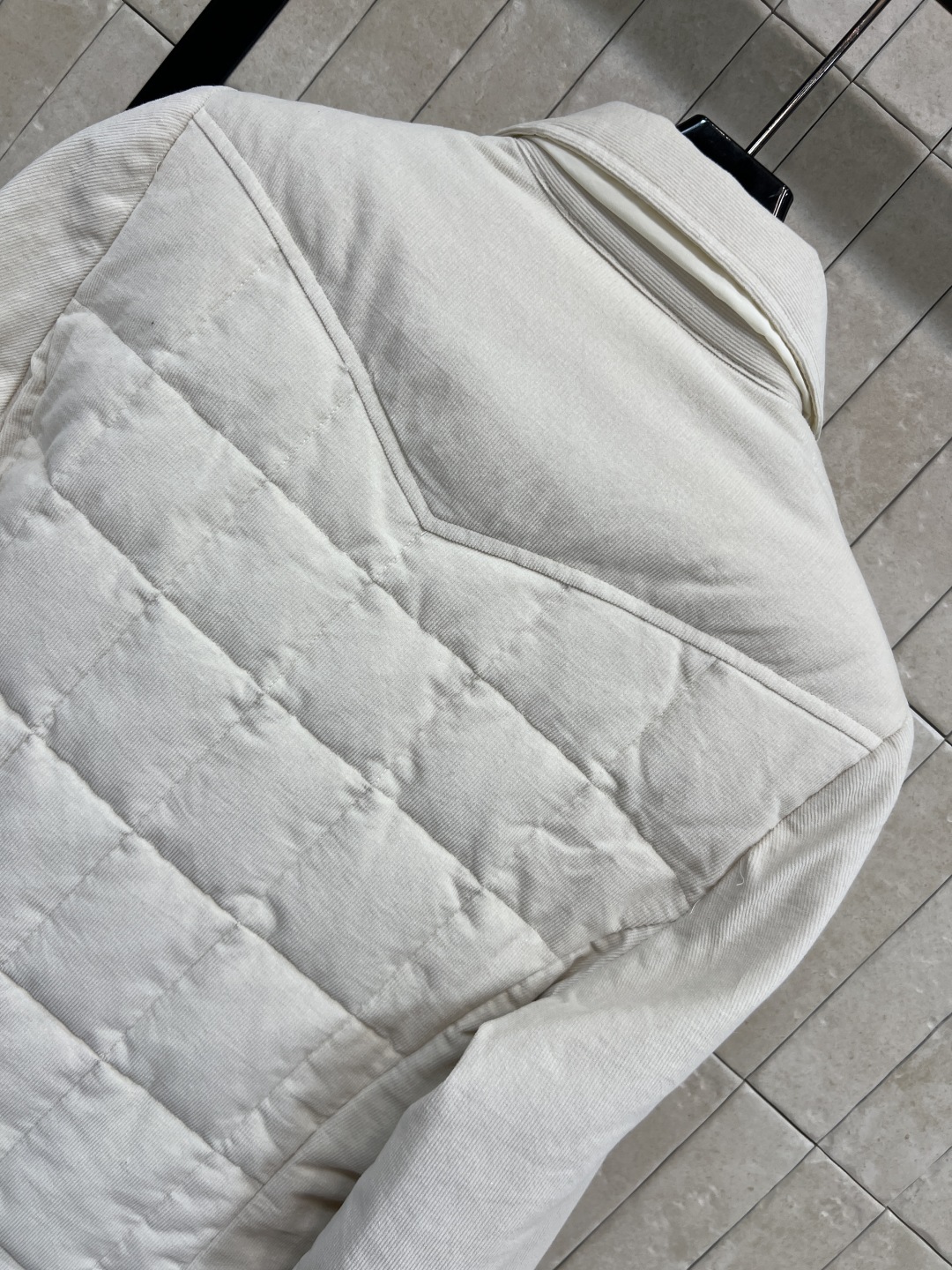 M家 25秋冬新款 粉色灯芯绒羽绒服 衬衫式设计 国标90鹅绒填充 柔软又保暖 秋冬穿超合适！修身剪裁 