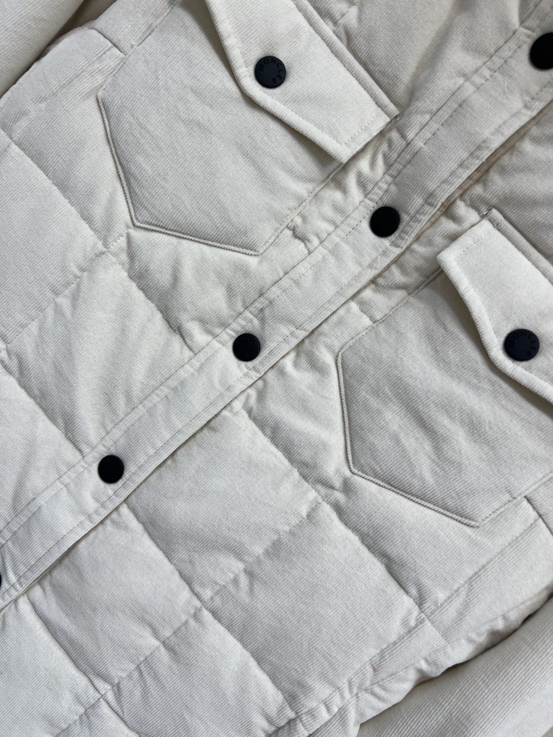 M家 25秋冬新款 粉色灯芯绒羽绒服 衬衫式设计 国标90鹅绒填充 柔软又保暖 秋冬穿超合适！修身剪裁 