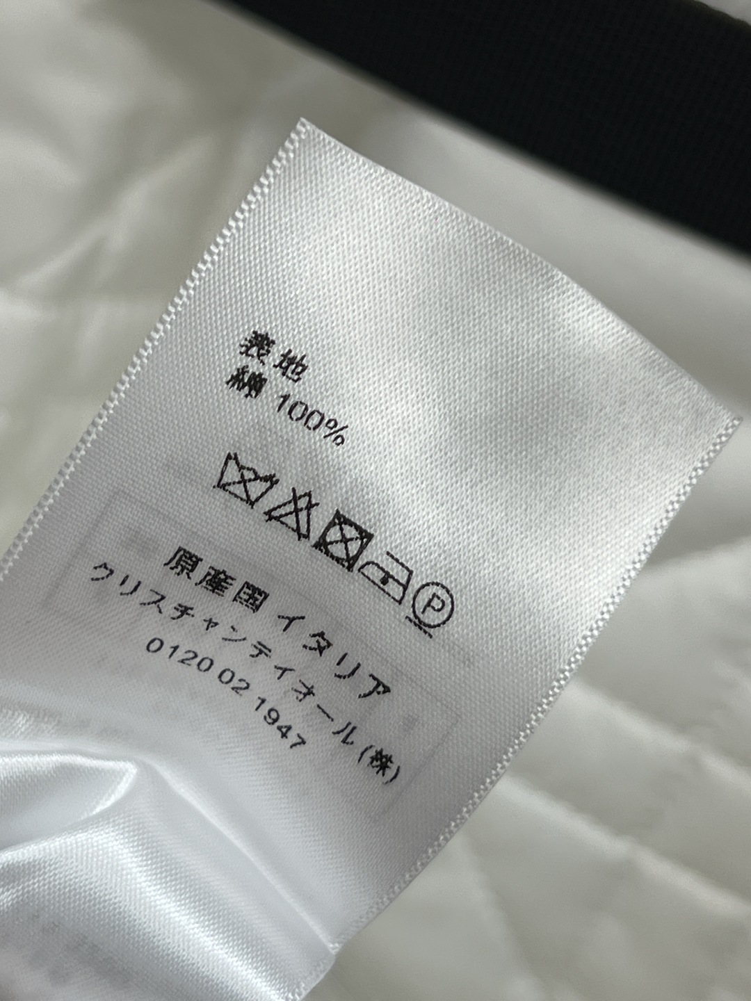 D家 25秋冬新款 藤格纹绗缝长款翻领棉服外套 采用标志性藤格纹绗缝设计 材质柔软夹棉 翻领+单排扣设计