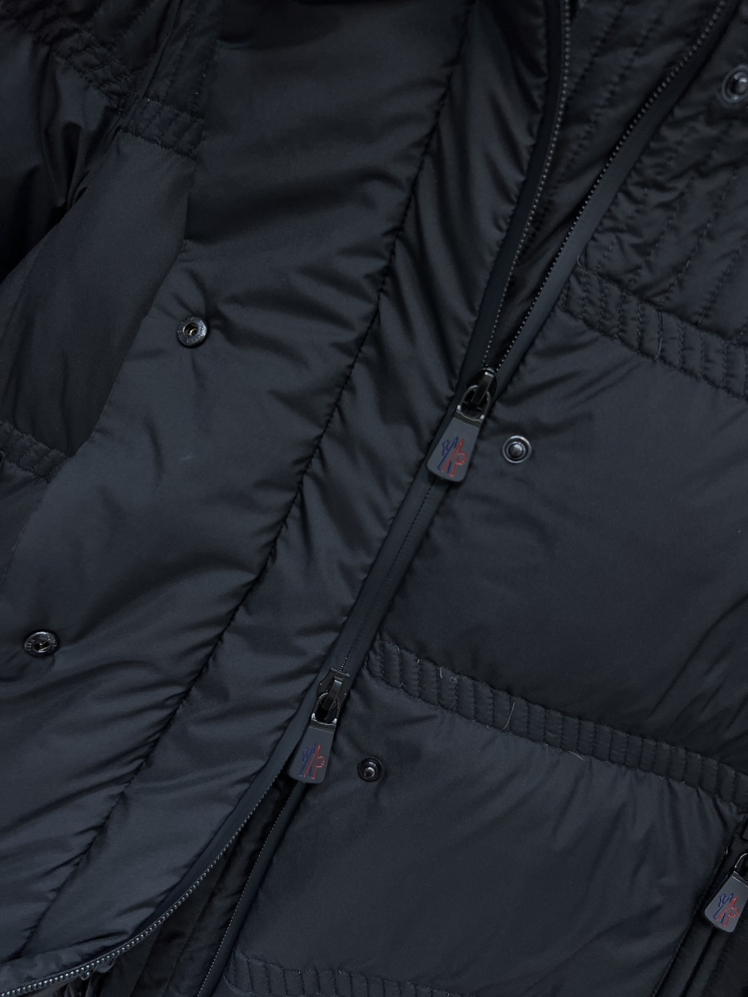 M家 25秋冬新款 滑雪羽绒服 国标90鹅绒填充 保暖力满分！外层防风防水 内里舒适 双层结构应对剧烈温