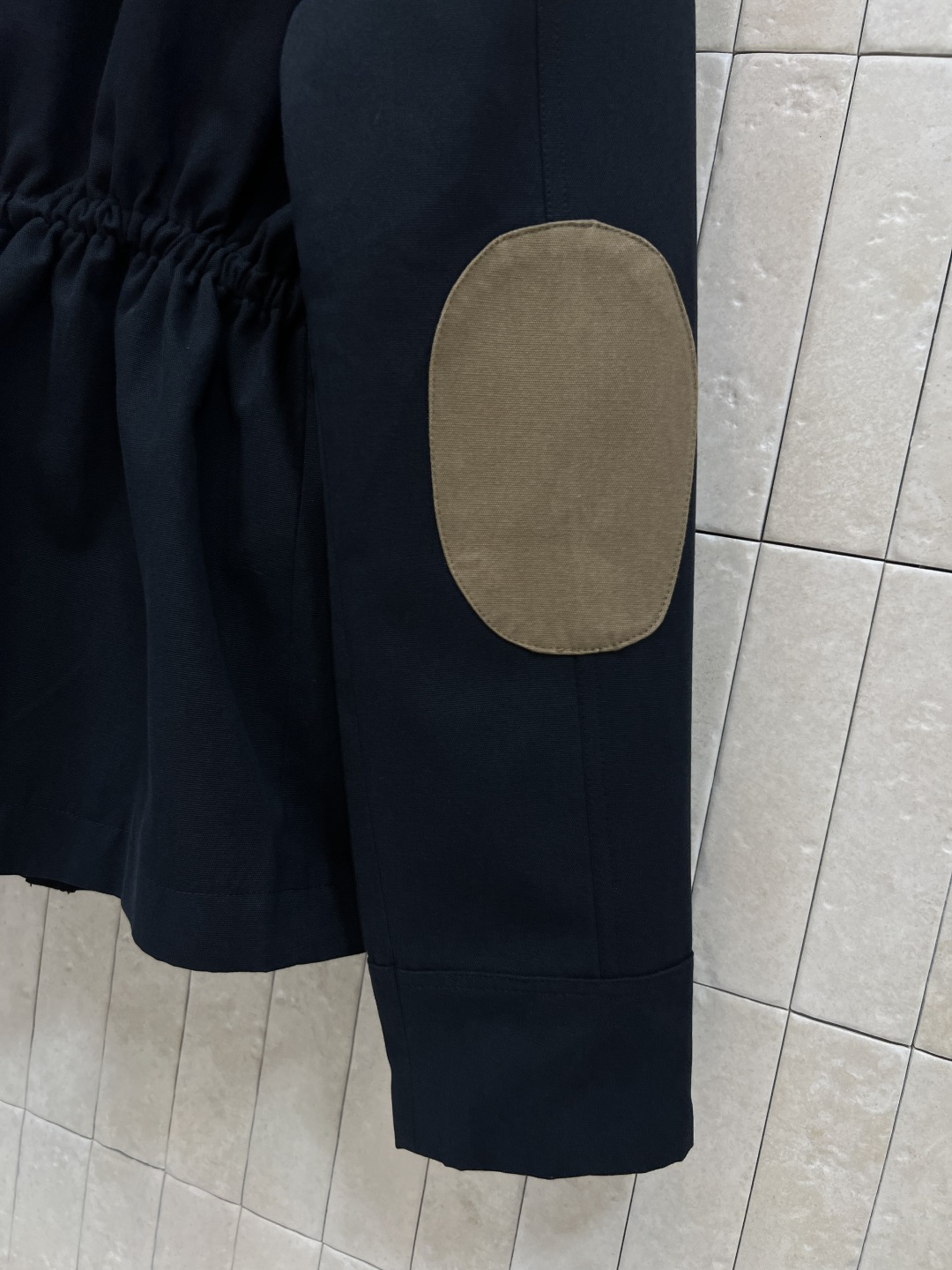 PD家 25秋冬新款 连帽立领收腰短款风衣外套 柔软细腻面料 舒适又实用 简约设计+抽绳腰部 轻松调节版