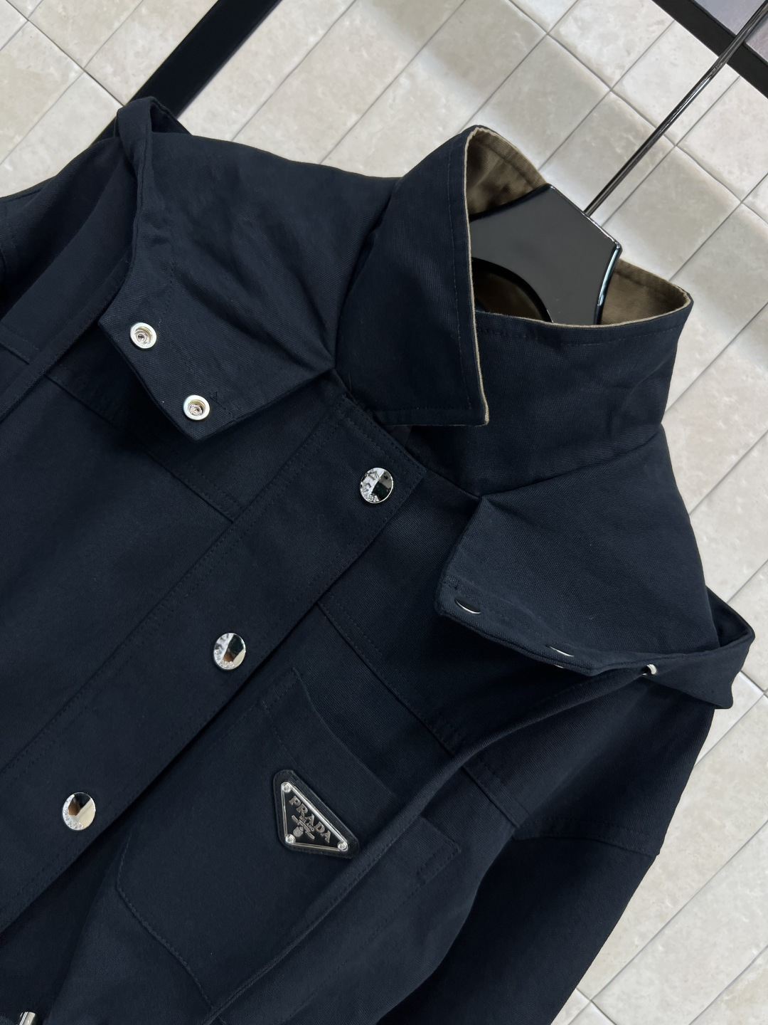 PD家 25秋冬新款 连帽立领收腰短款风衣外套 柔软细腻面料 舒适又实用 简约设计+抽绳腰部 轻松调节版