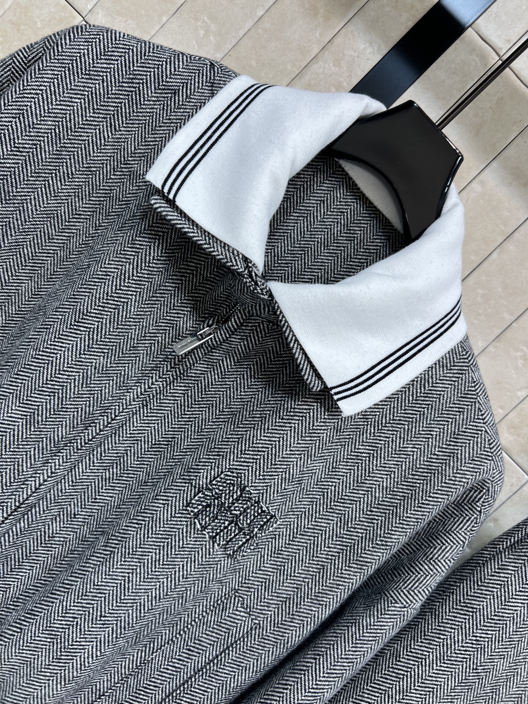 MIU家 25秋冬新款 人字纹羊毛夹克外套 +裤脚开叉裤套装 质地柔软有垂感 秋冬穿超舒服！通勤休闲都能