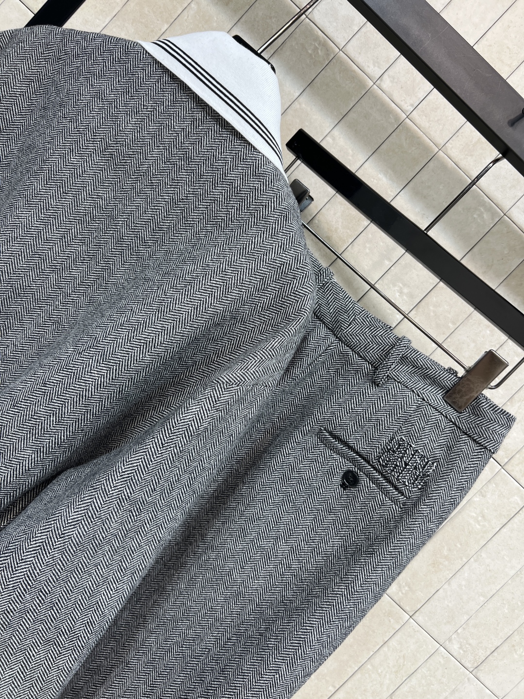 MIU家 25秋冬新款 人字纹羊毛夹克外套 +裤脚开叉裤套装 质地柔软有垂感 秋冬穿超舒服！通勤休闲都能