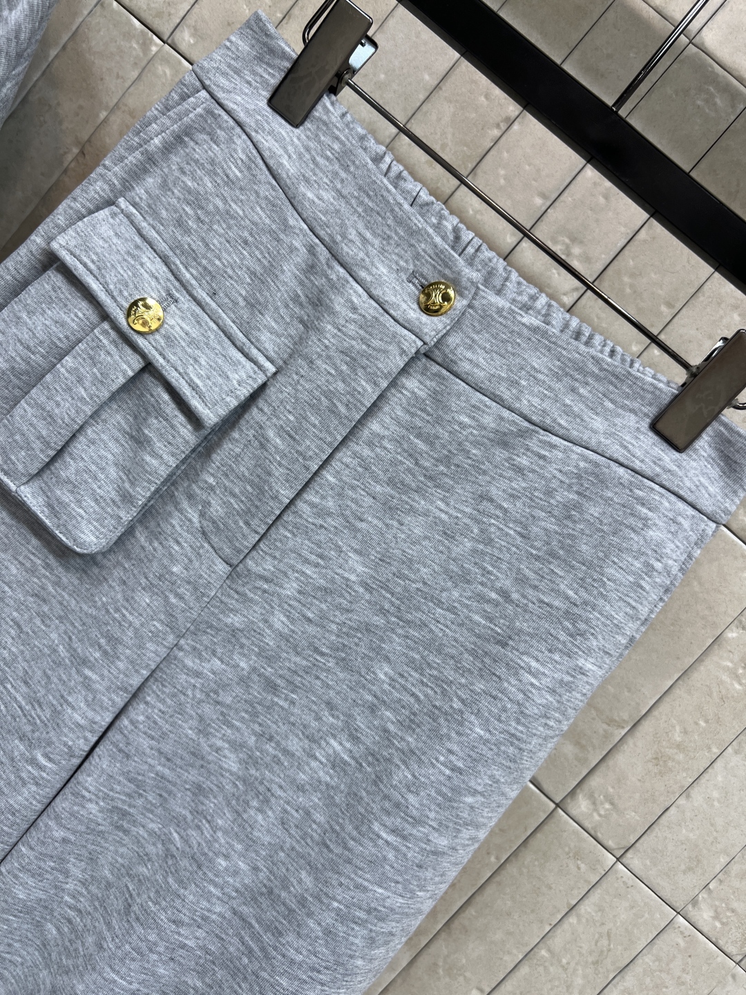 CE家 25秋冬新款 休闲运动套装 短款连帽卫衣+宽松运动裤 抽绳连帽短款外套 经典凯旋门徽标点缀 高腰