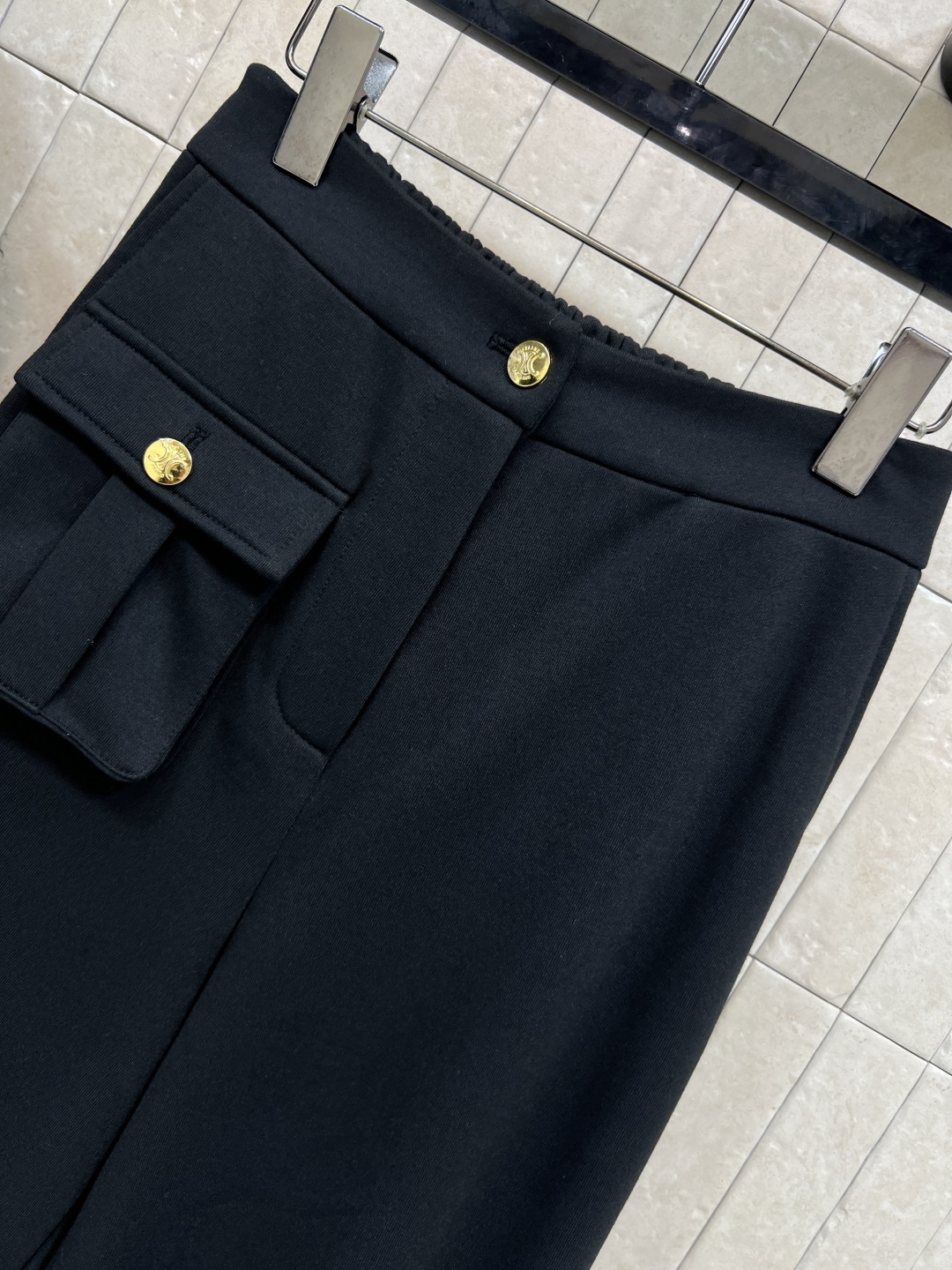 CE家 25秋冬新款 休闲运动套装 短款连帽卫衣+宽松运动裤 抽绳连帽短款外套 经典凯旋门徽标点缀 高腰