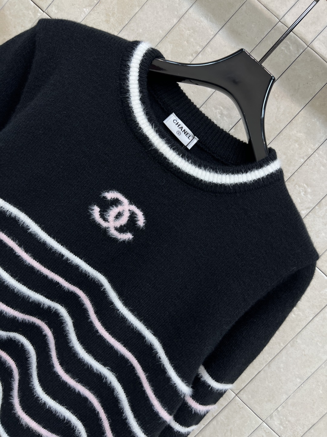 小香家 25秋冬新款 条纹针织毛衣 毛绒绒针织柔软材质+撞色条纹 经典又休闲！胸前刺绣双CLogo超精致