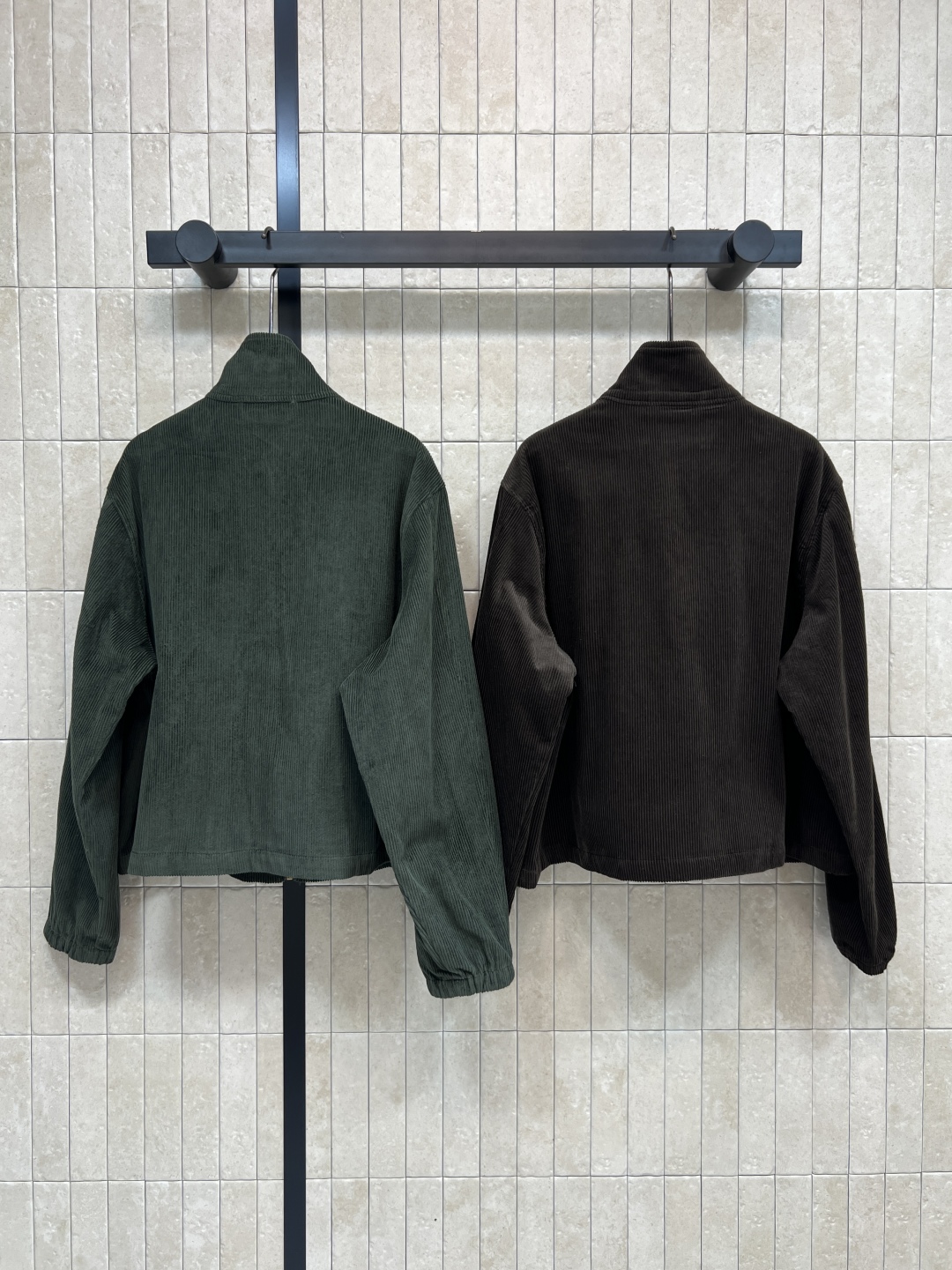 拉夫劳伦25秋冬新款 灯芯绒立领夹克外套 经典灯芯绒材质 复古又保暖 秋冬穿超合适！日常通勤或休闲都能轻