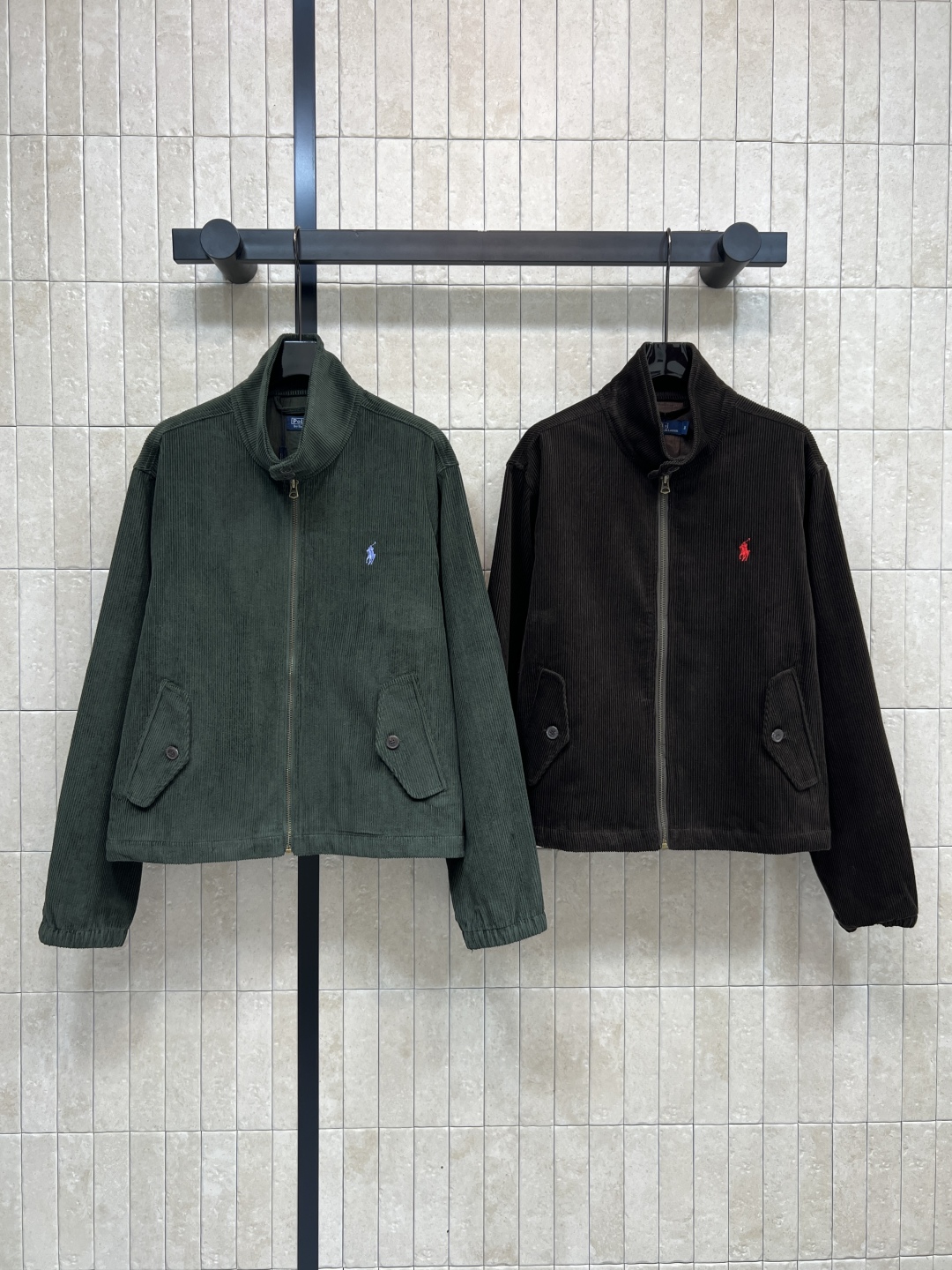 拉夫劳伦25秋冬新款 灯芯绒立领夹克外套 经典灯芯绒材质 复古又保暖 秋冬穿超合适！日常通勤或休闲都能轻