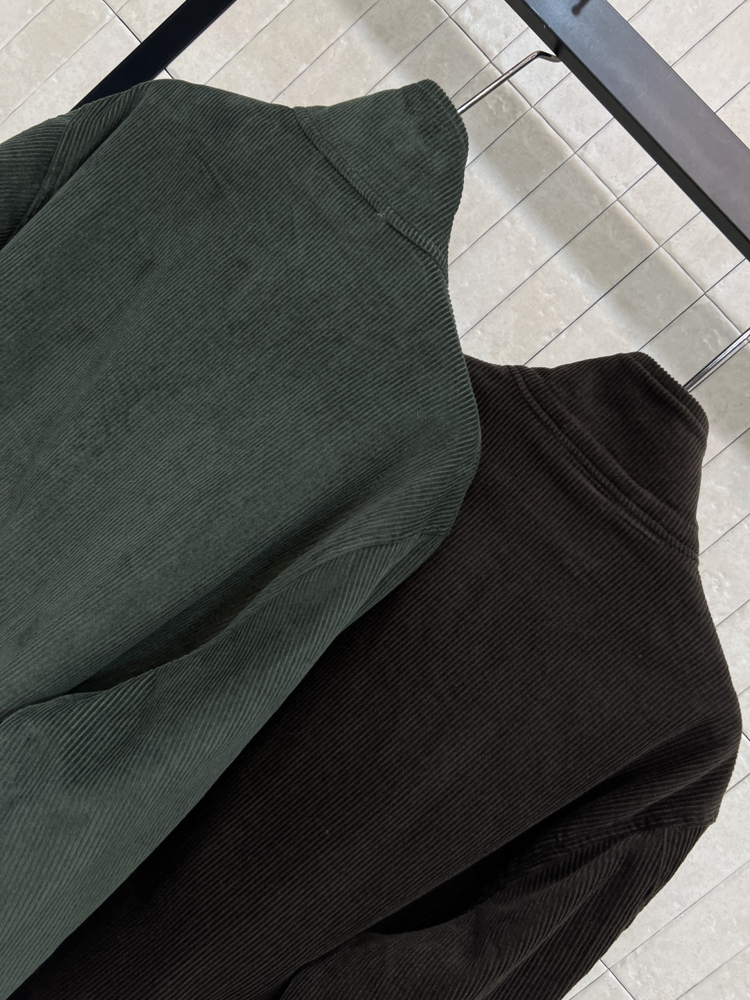 拉夫劳伦25秋冬新款 灯芯绒立领夹克外套 经典灯芯绒材质 复古又保暖 秋冬穿超合适！日常通勤或休闲都能轻