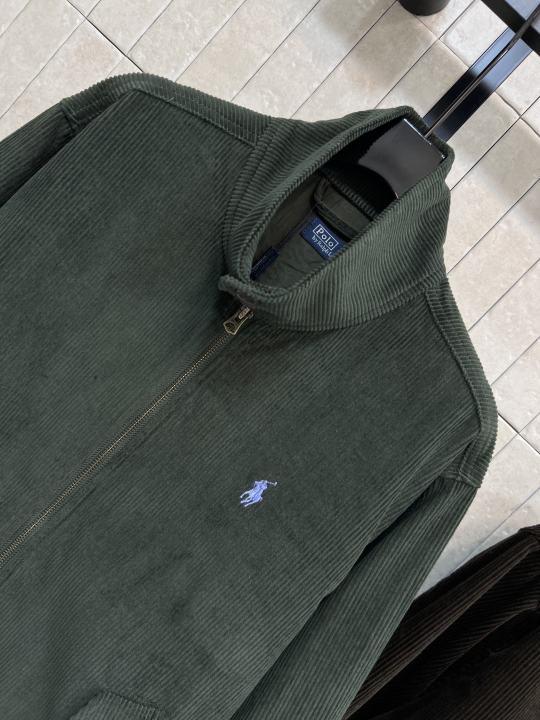 拉夫劳伦25秋冬新款 灯芯绒立领夹克外套 经典灯芯绒材质 复古又保暖 秋冬穿超合适！日常通勤或休闲都能轻