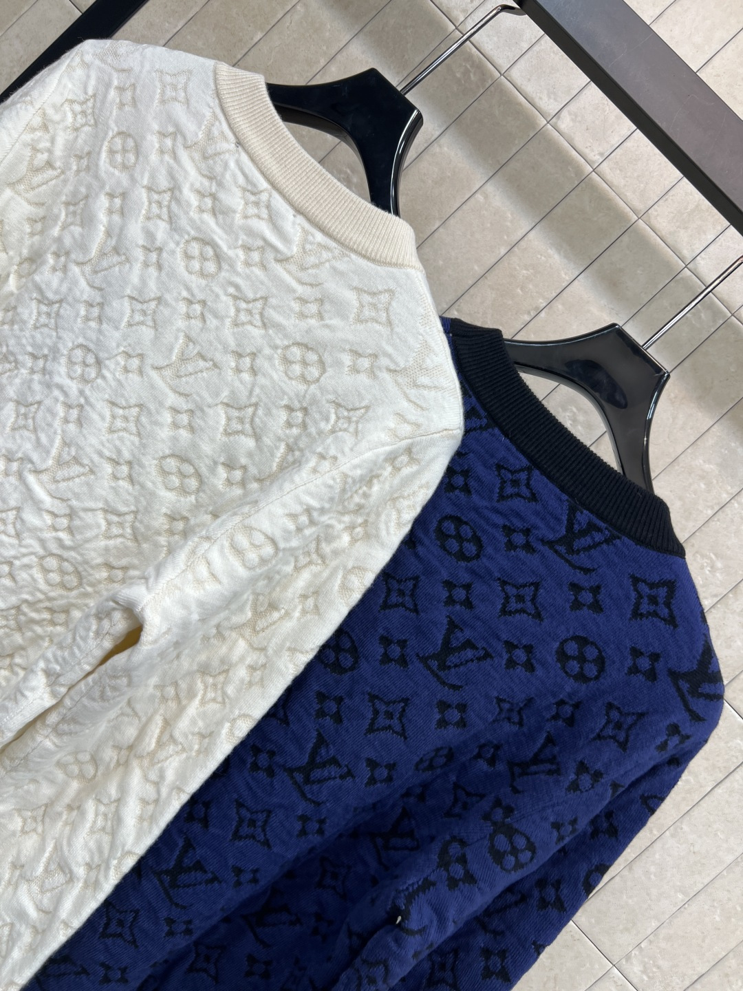 L家 25秋冬新款 经典老花针织毛衣 经典Monogram老花图案 品牌感满满 时尚度UP！圆领设计简约