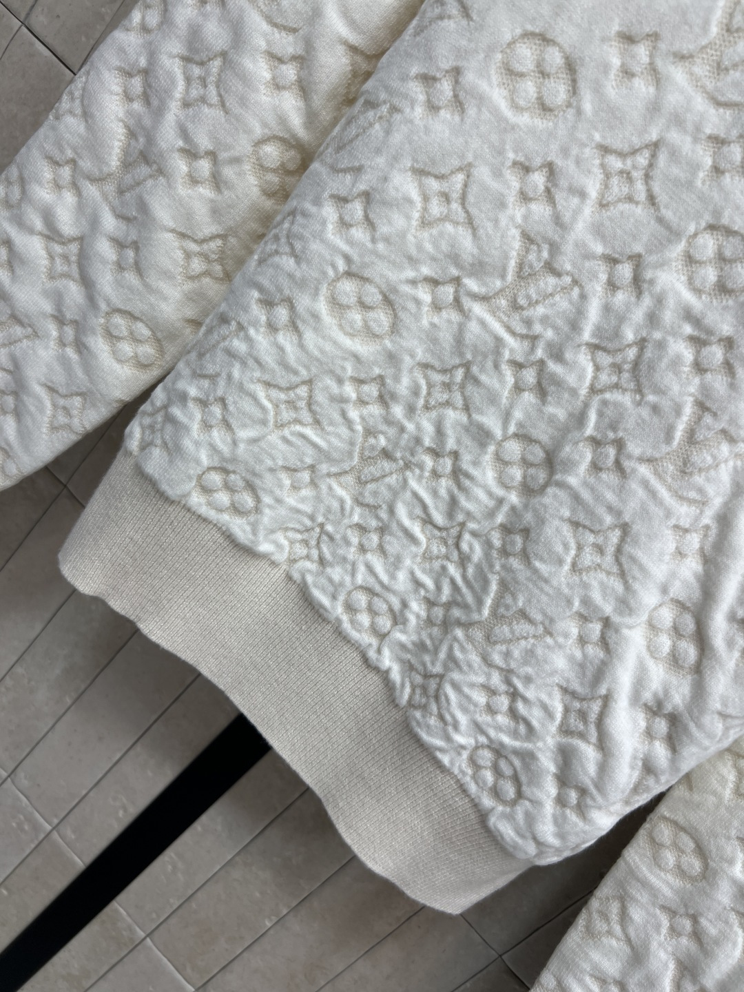 L家 25秋冬新款 经典老花针织毛衣 经典Monogram老花图案 品牌感满满 时尚度UP！圆领设计简约