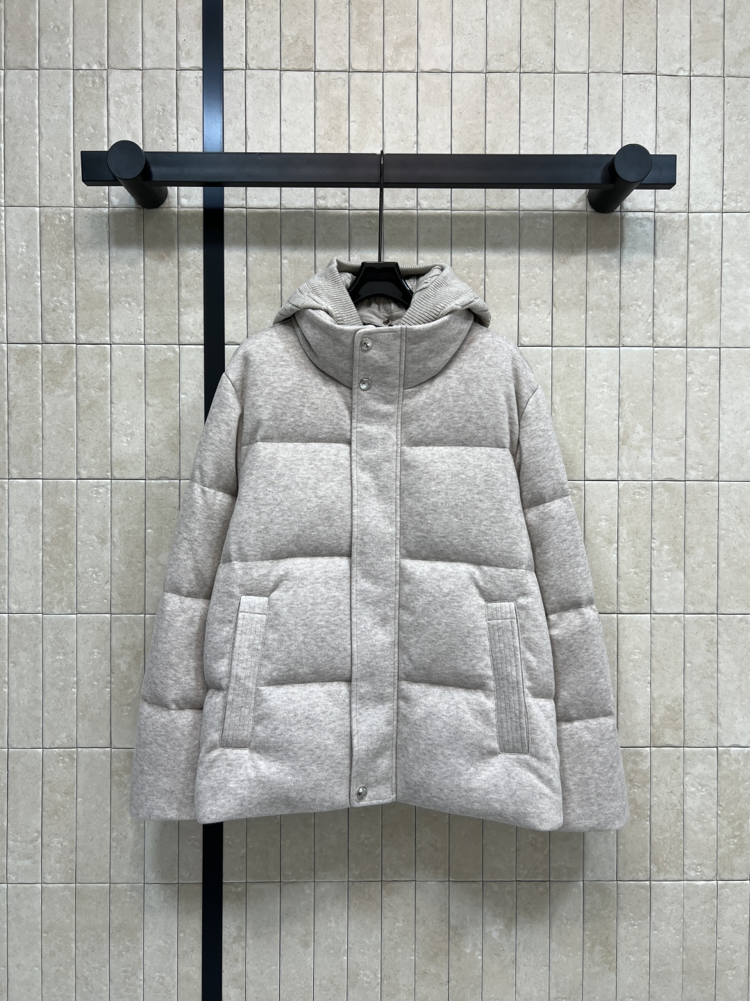 lp🌹 25秋冬新款 针织连帽立领羽绒服 简约设计+高品质面料 国标90鸭绒填充 保暖力满分！触感舒适又