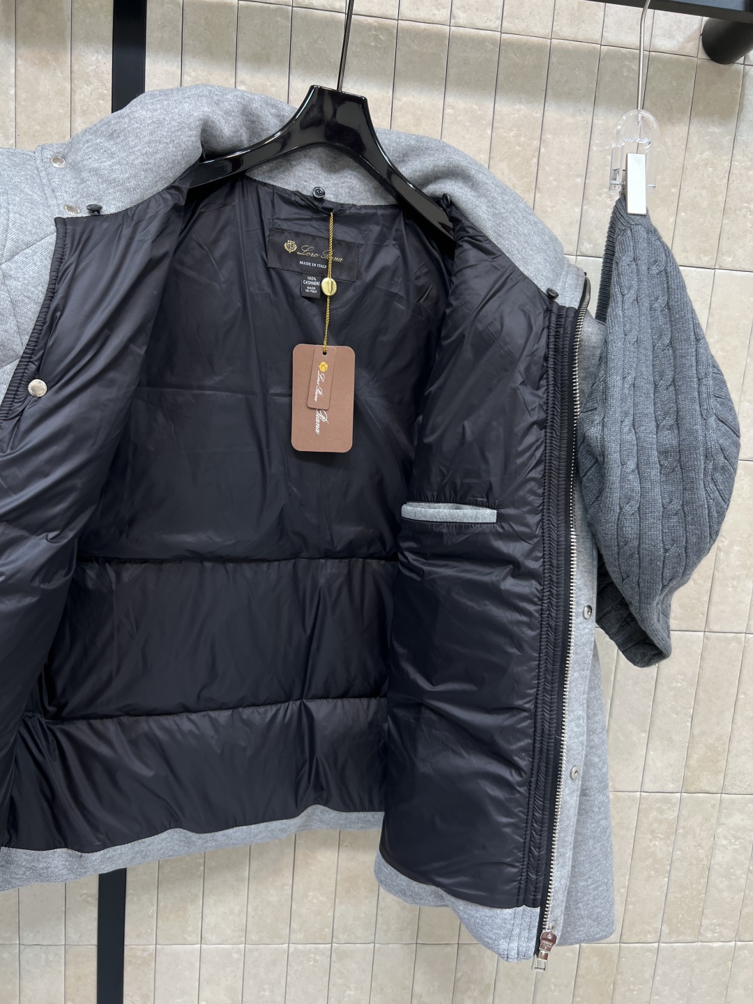 lp🌹 25秋冬新款 针织连帽立领羽绒服 简约设计+高品质面料 国标90鸭绒填充 保暖力满分！触感舒适又