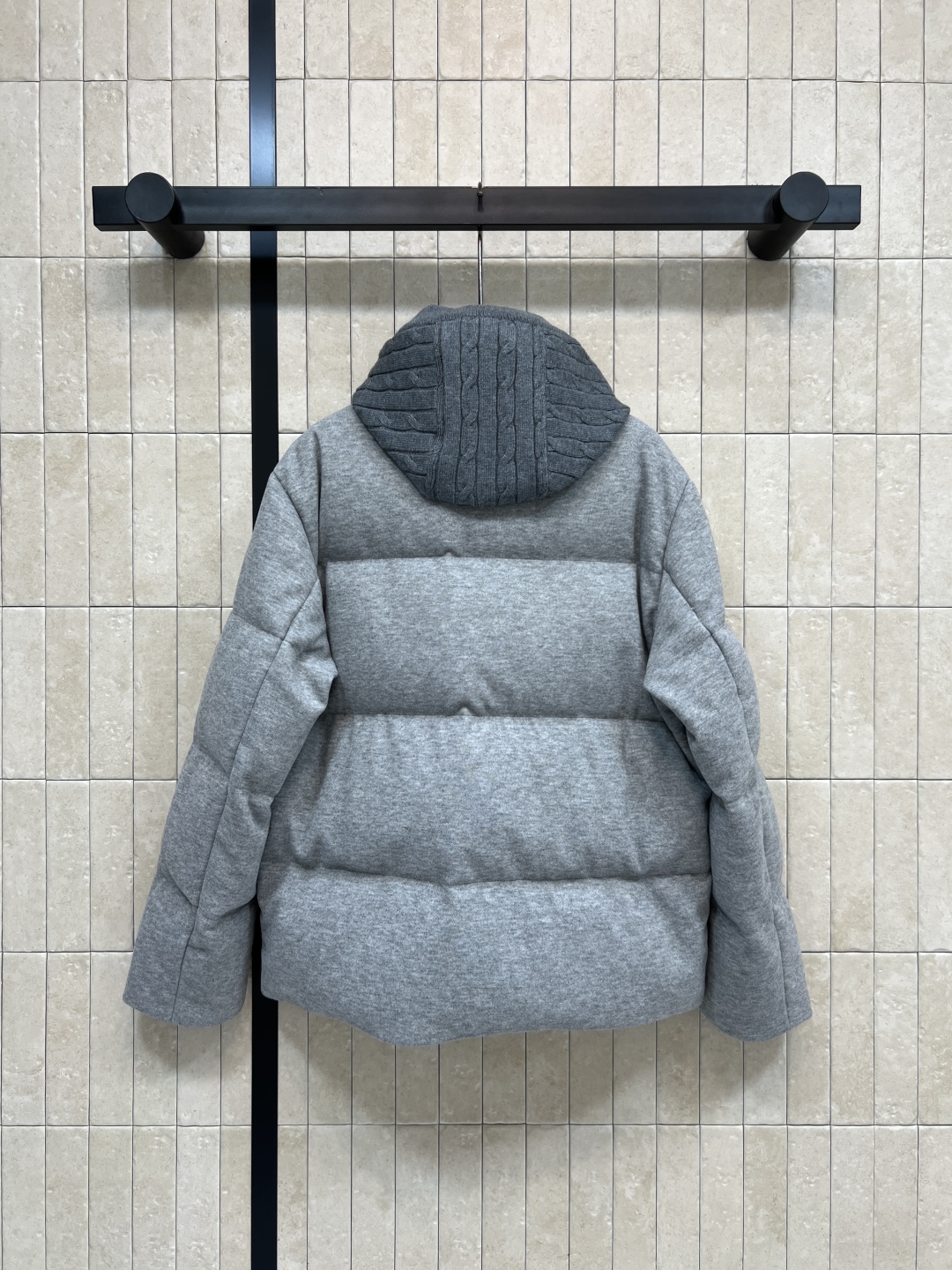 lp🌹 25秋冬新款 针织连帽立领羽绒服 简约设计+高品质面料 国标90鸭绒填充 保暖力满分！触感舒适又